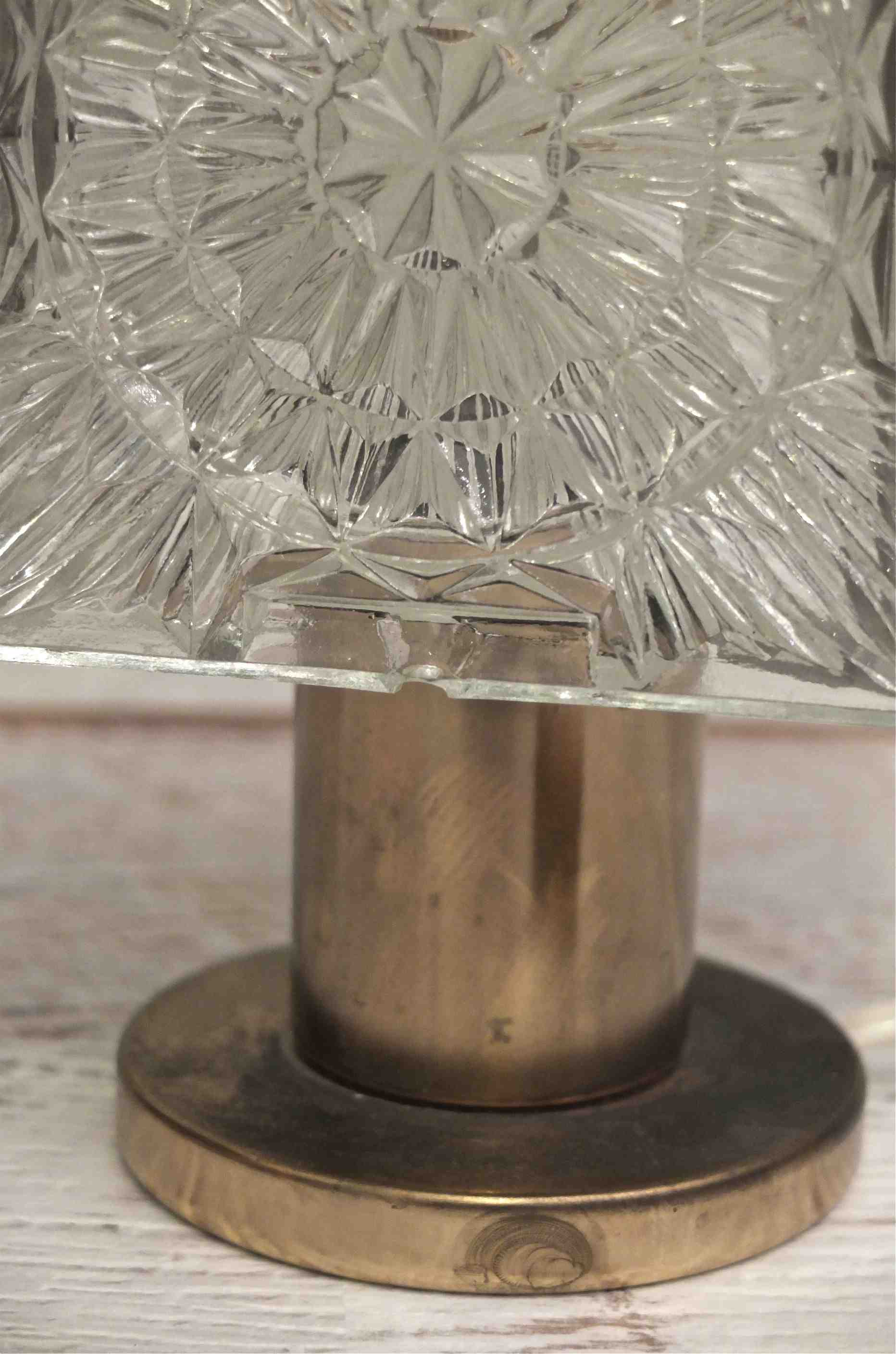 Slavia Vintage lampe des années 80 en verre modèle "Glasnost" détail lignes