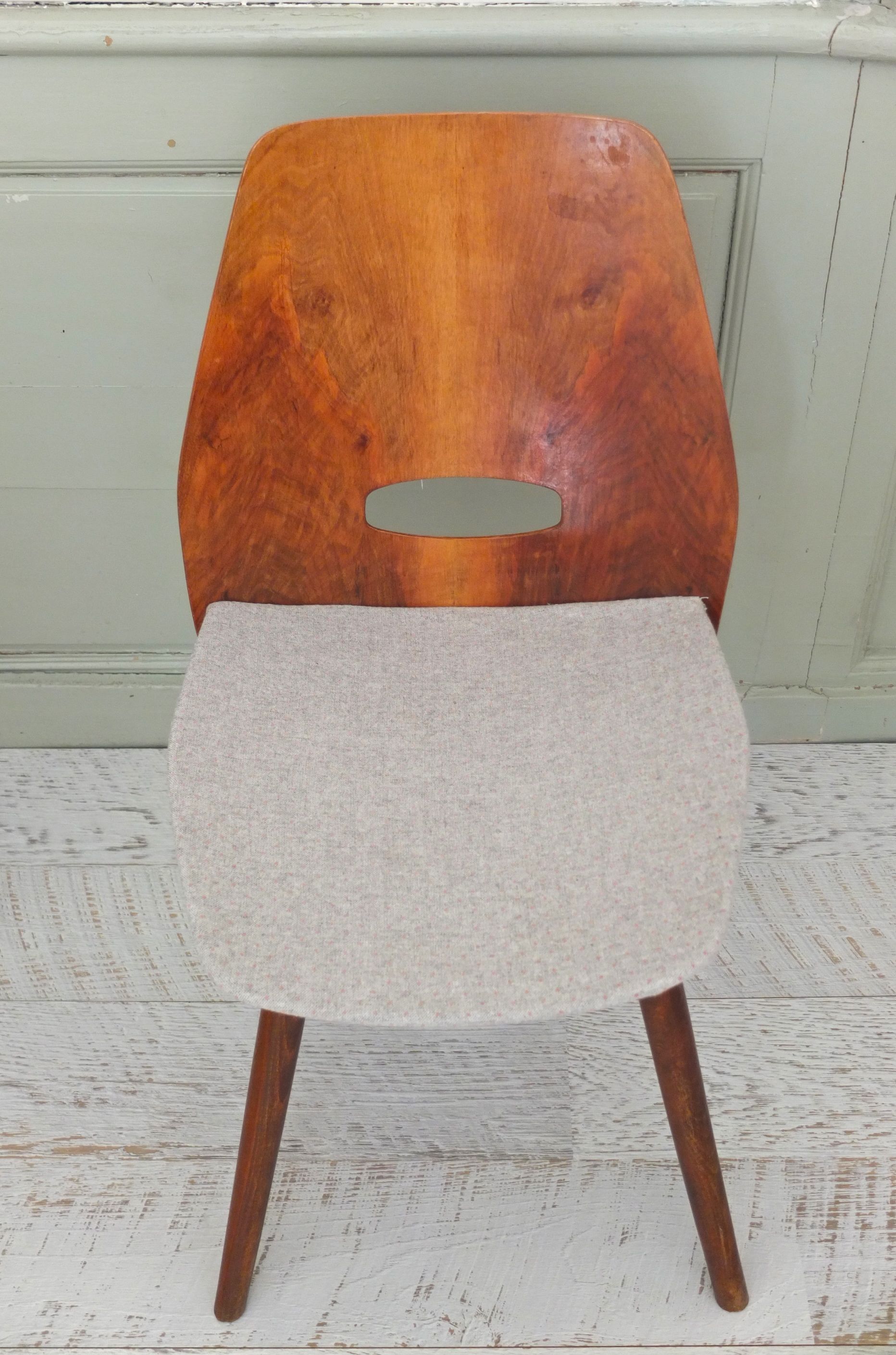 Chaise tcheque vintage en bois courbe des annees 50 Fox 3