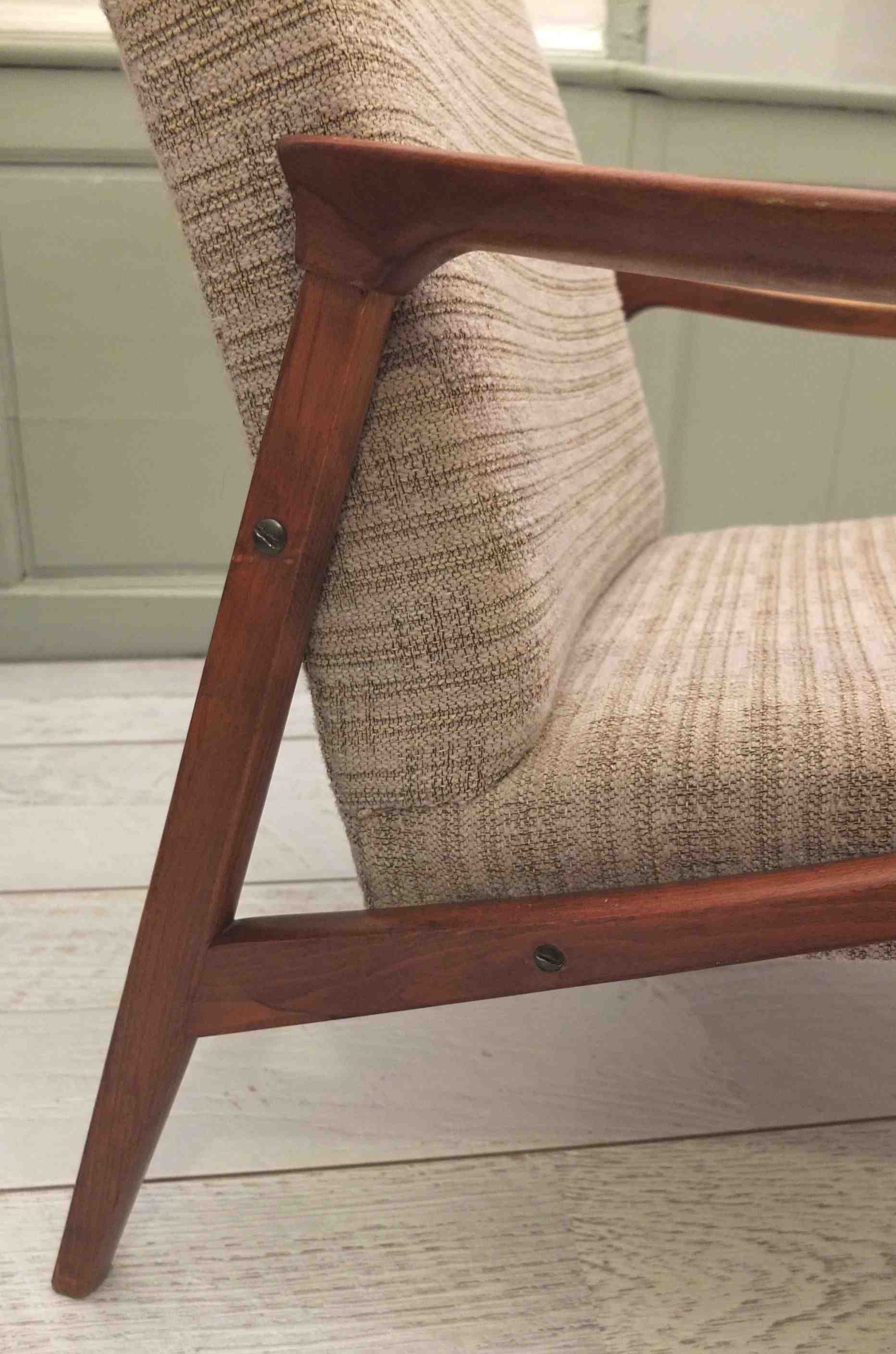 Slavia Vintage Fauteuil scandinave des années 50 "Nyborg" accoudoir auréole côté