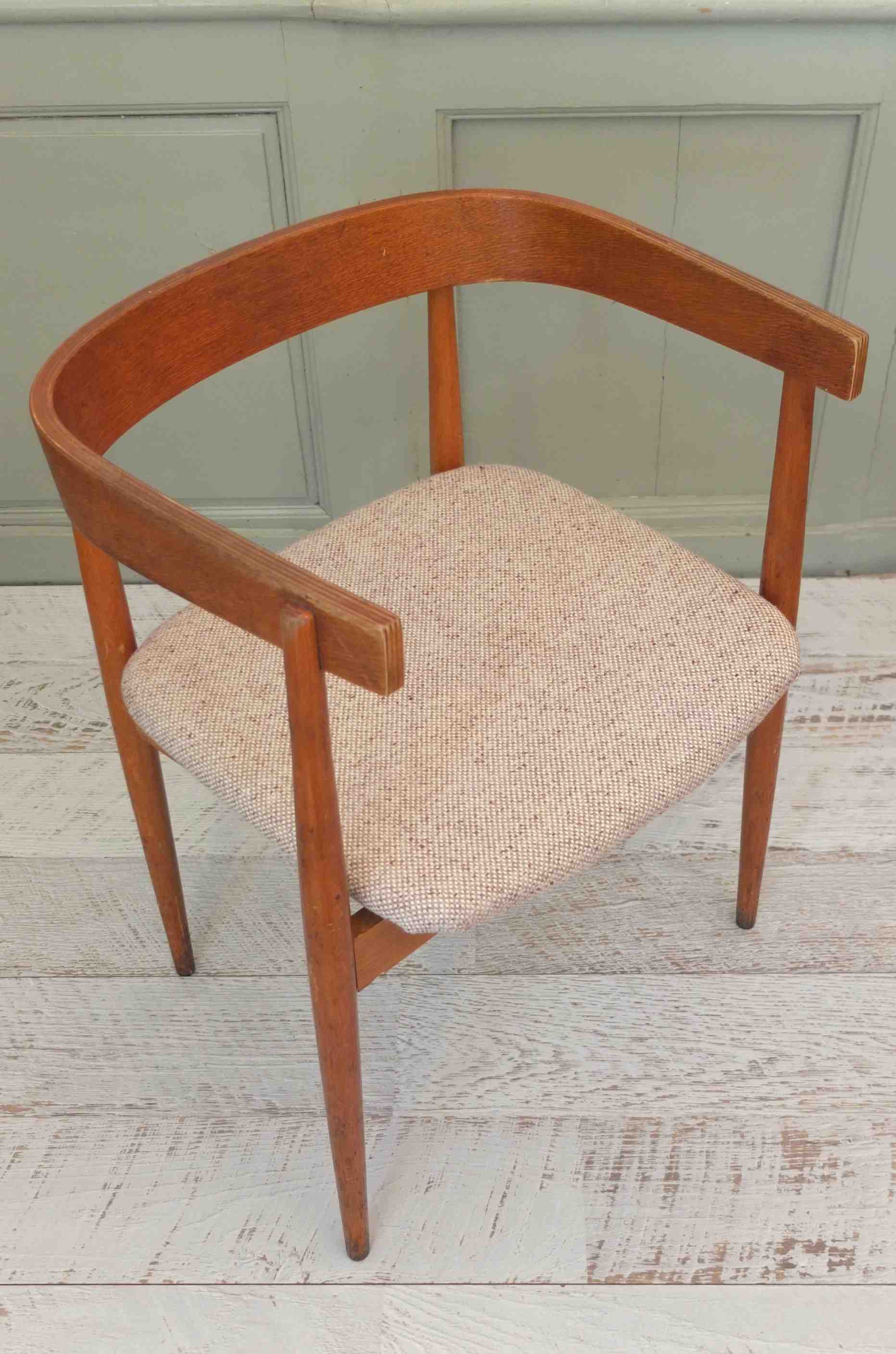 fauteuil scandinave midcentury dossier bois cocoon slavia vintage 9