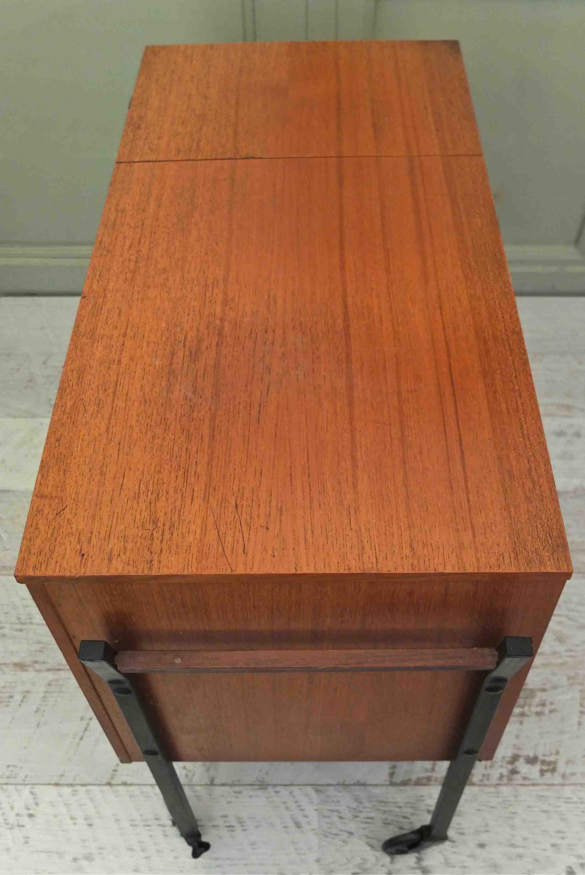 Slavia Vintage commode des années 60 piètement métal noir "Echec et mat" photo 9