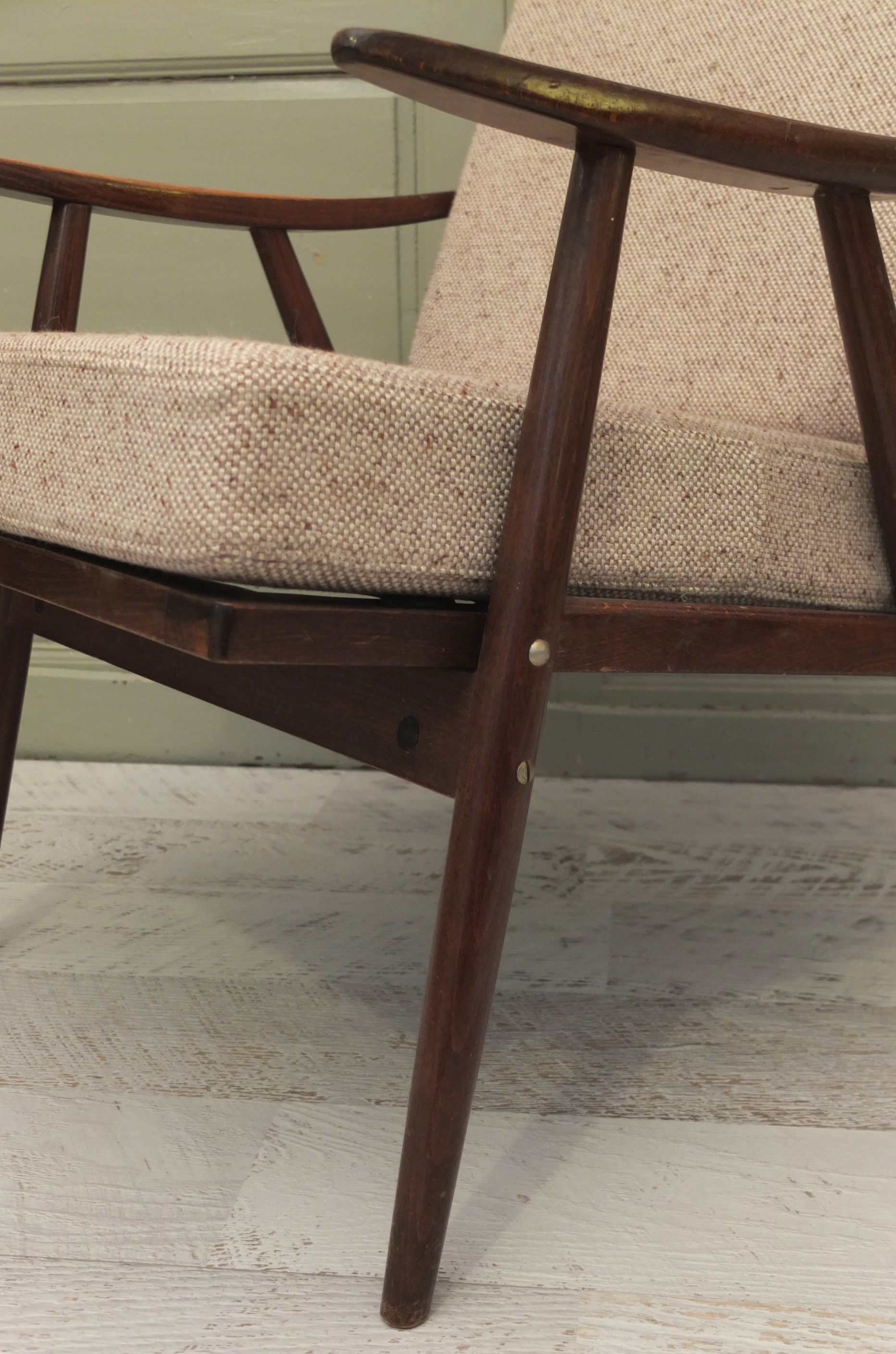 fauteuil de style scandinave annees 6 moka slavia vintage 4