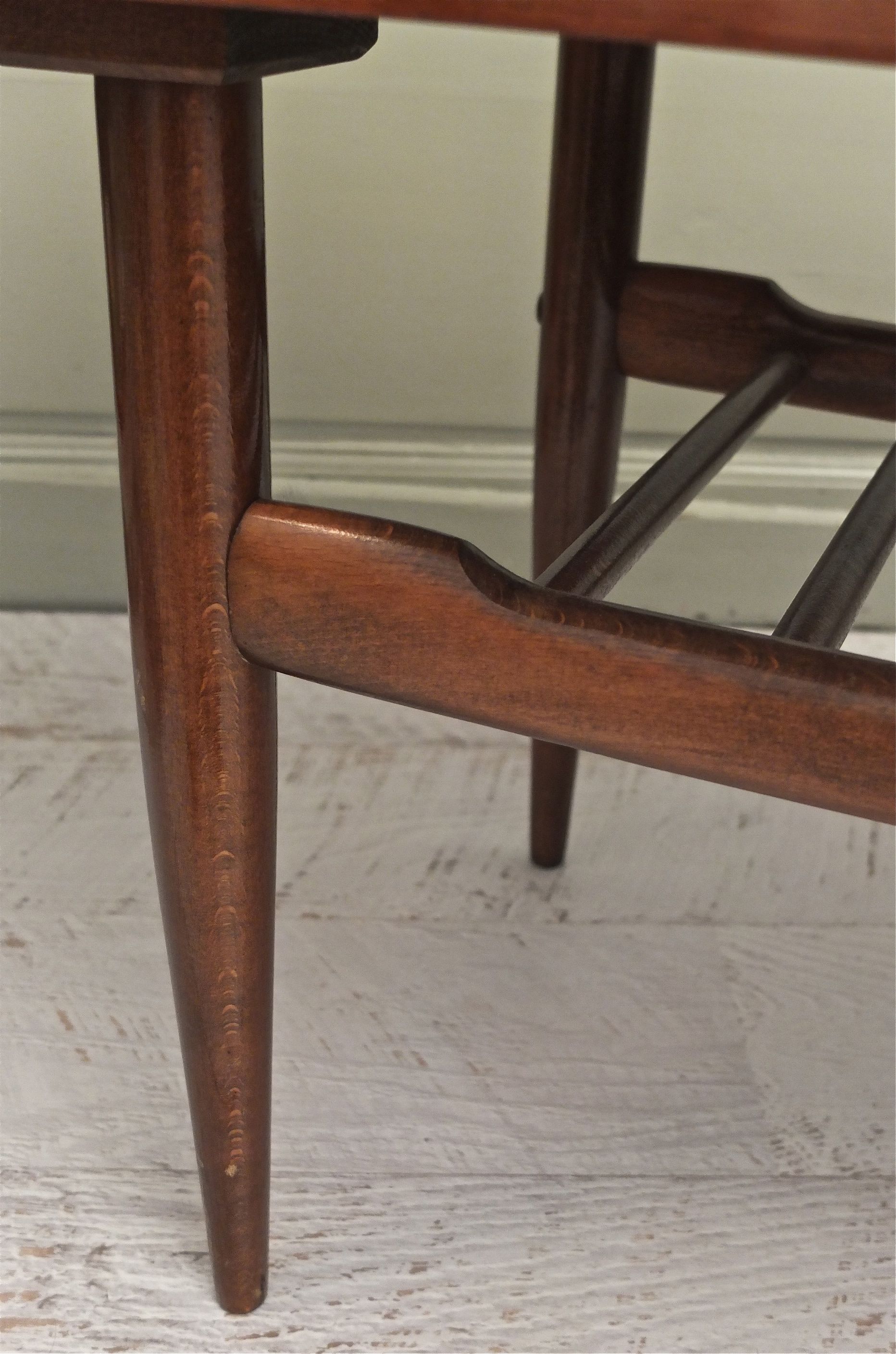 Slavia vintage détail pied table des années 60 Copenhagen