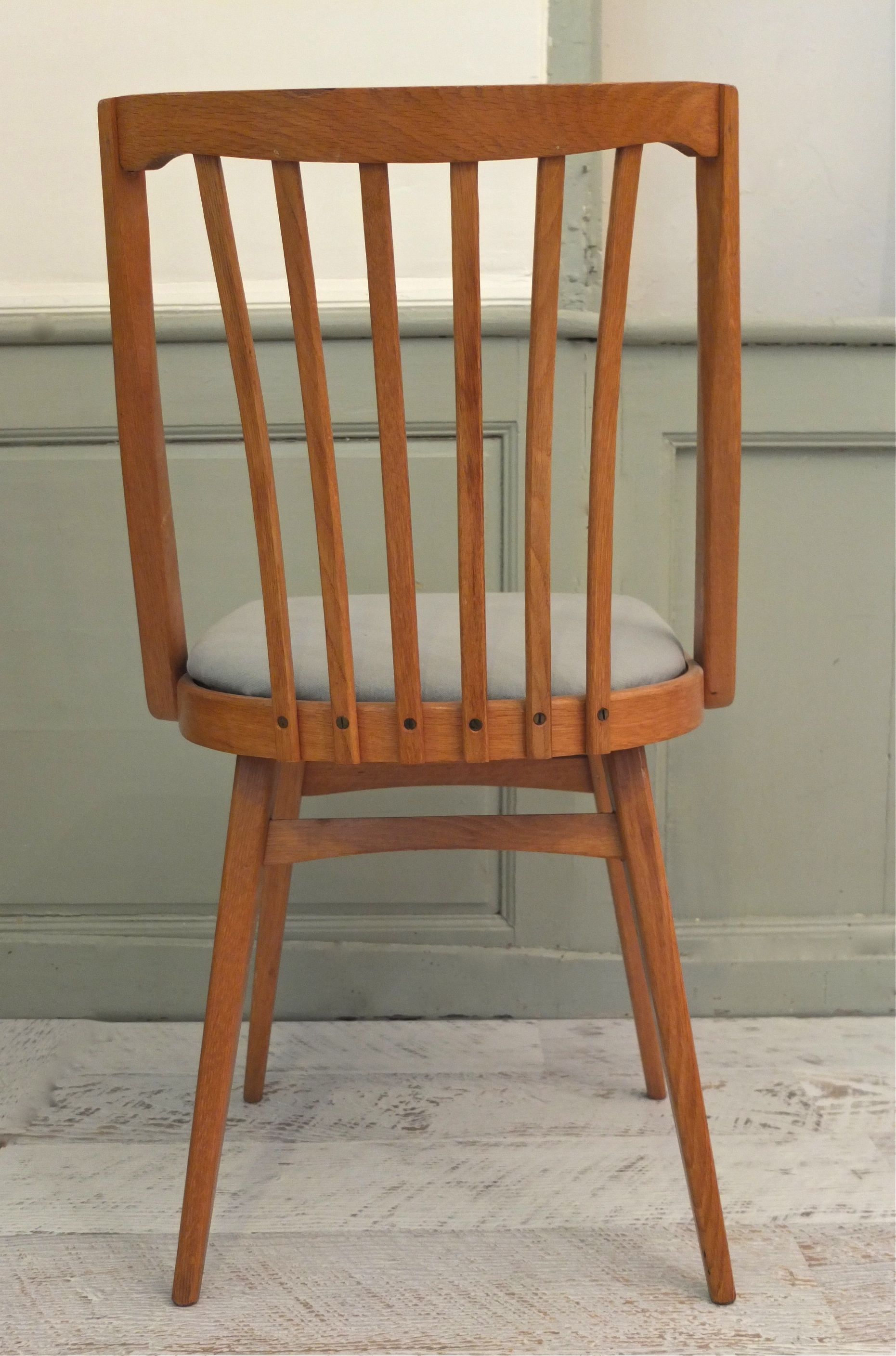 chaise Ton de style scandinave "Baltique" Slavia Vintage