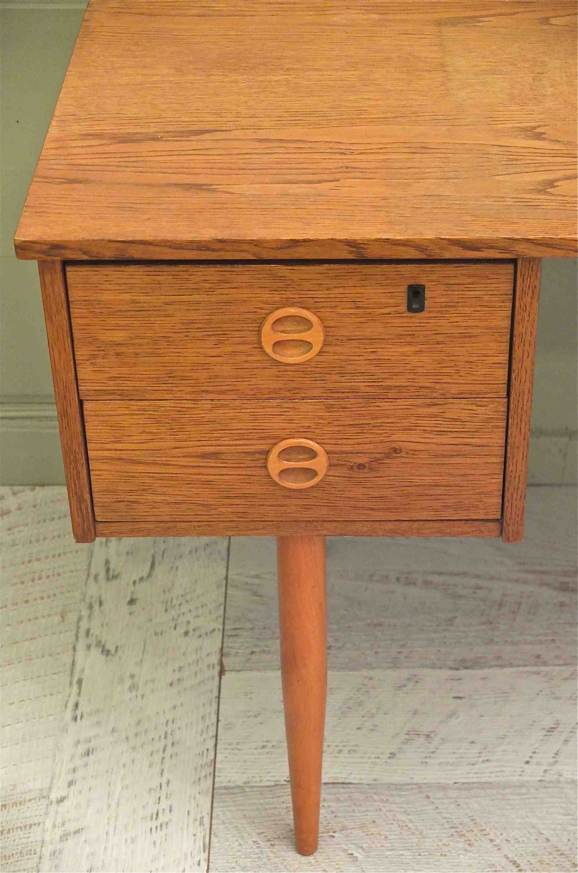Slavia Vintage bureau allemand de style scandinave des années 60 vintage modèle "Essential" tiroirs