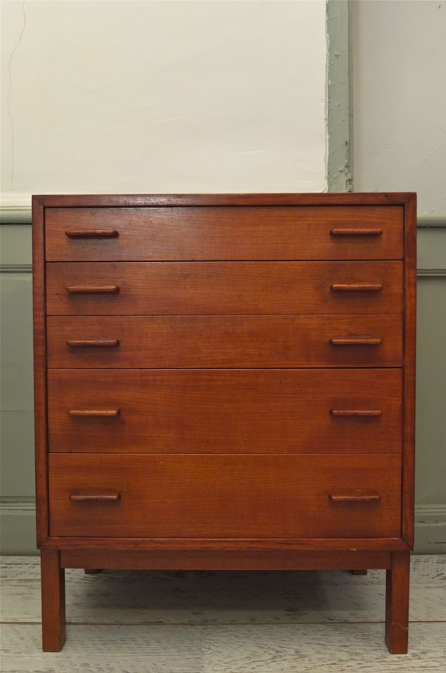 commode de style scandinave "luggage" slavia vintage 