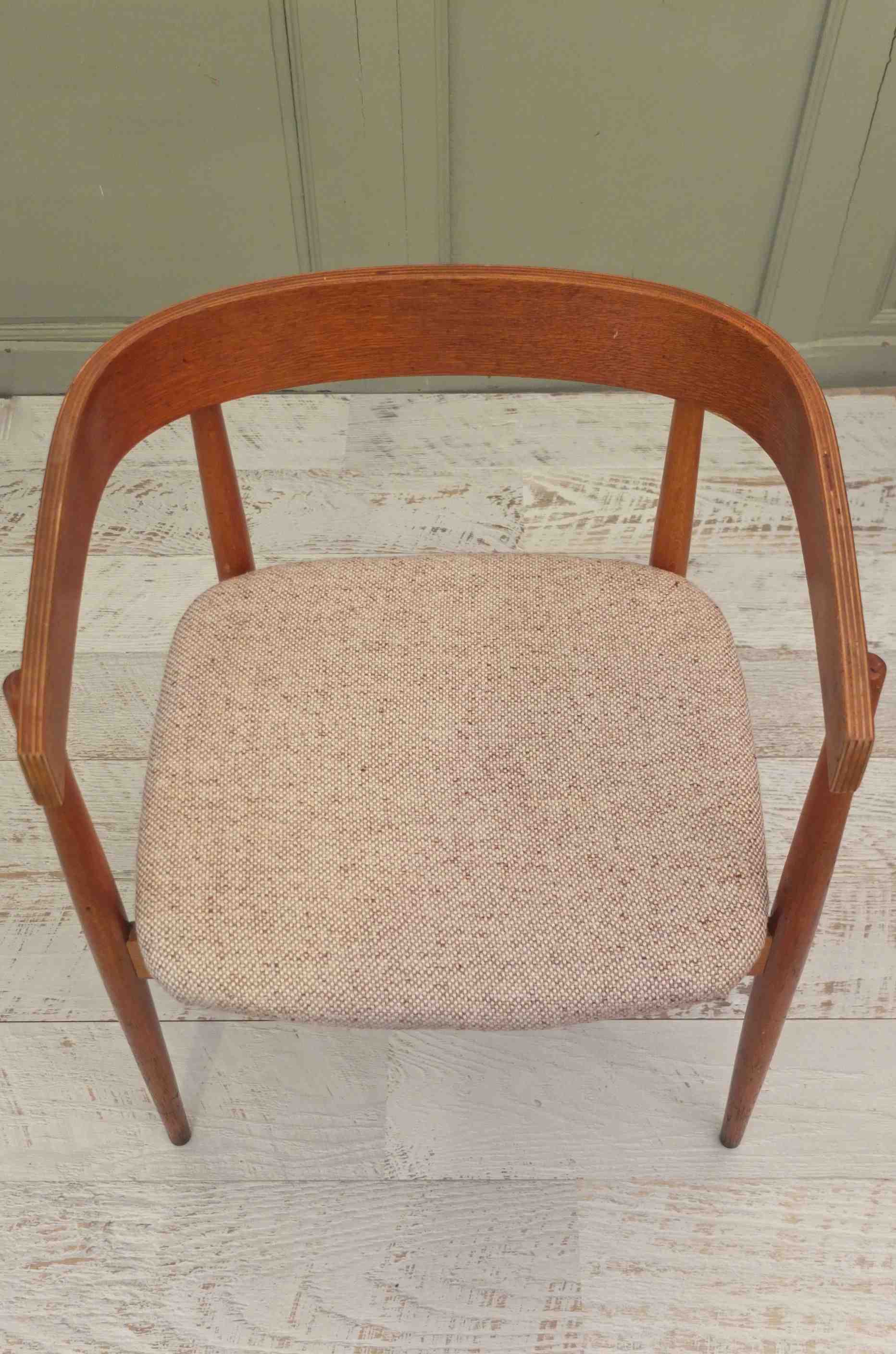fauteuil scandinave midcentury dossier bois cocoon slavia vintage 18