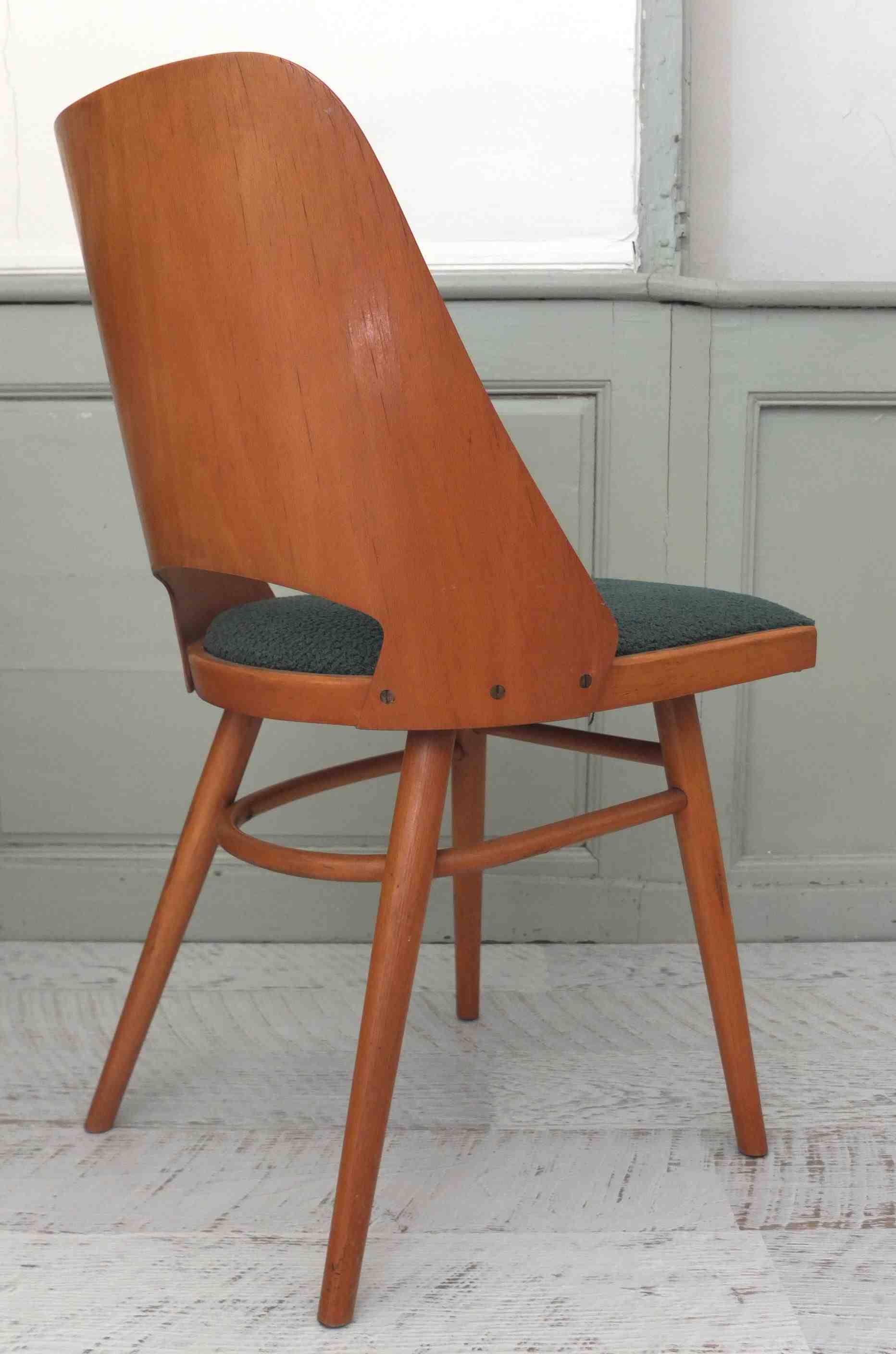 chaise_ton_tcheque_en_bois_thermoforme_courbe_style baumann_bentwood_colori_vert_slavia_vintage 6