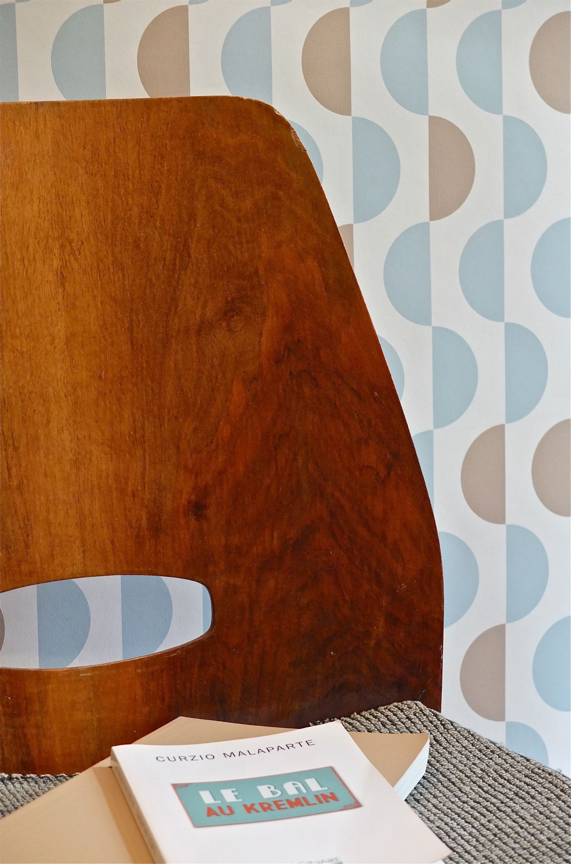 chaise dossier en bois thermoforme Thonet europe de l'est slavia vintage