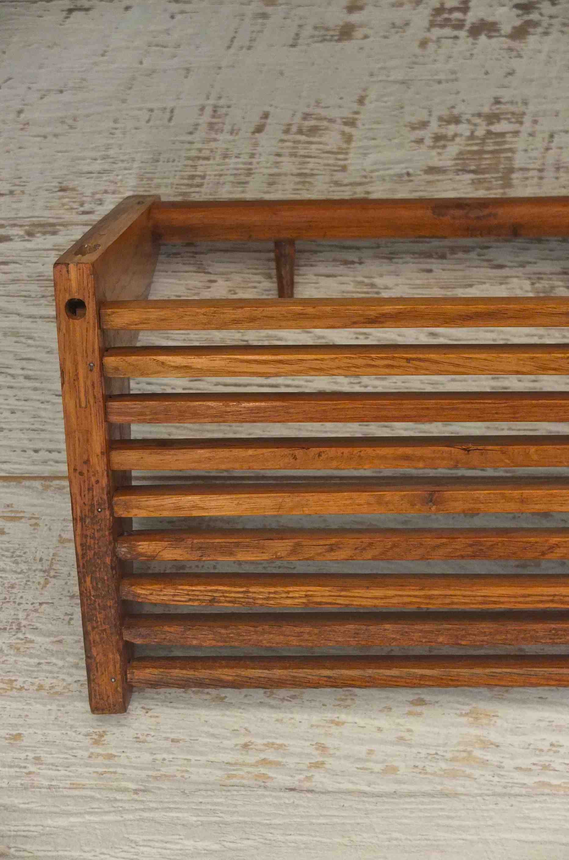 Slavia Vintage porte-manteaux en bois des années 60 détail étagère "Kaaba" 