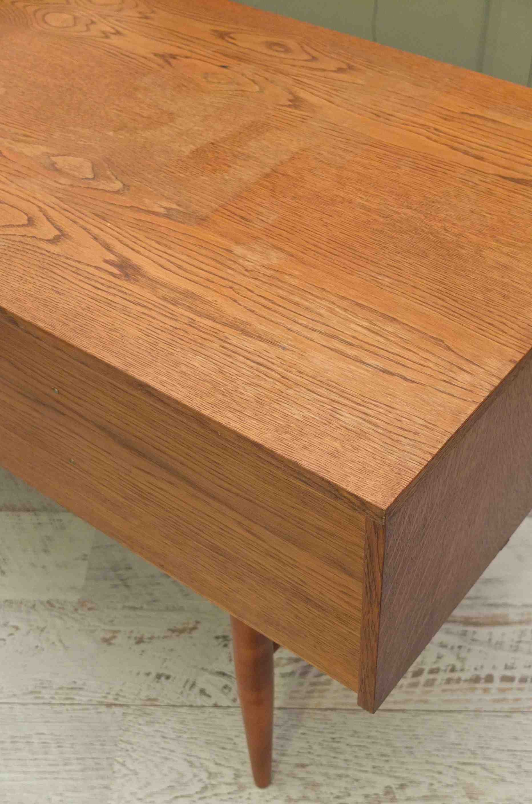 Slavia Vintage bureau en bois allemand vintage de style scandinave annees 60 "Essential" angle