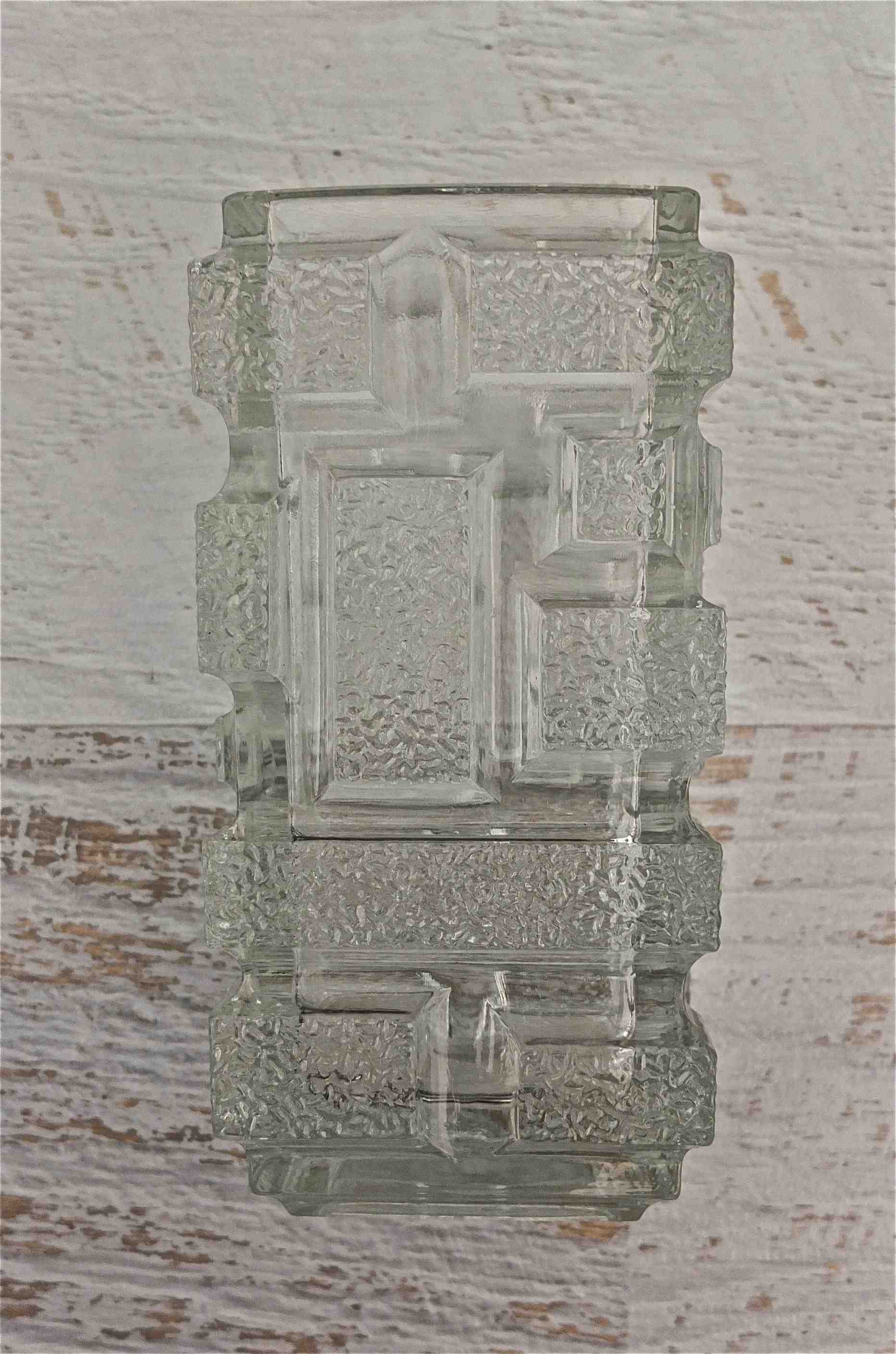 vase en verre des annees 60 Manhattan slavia vintage 3