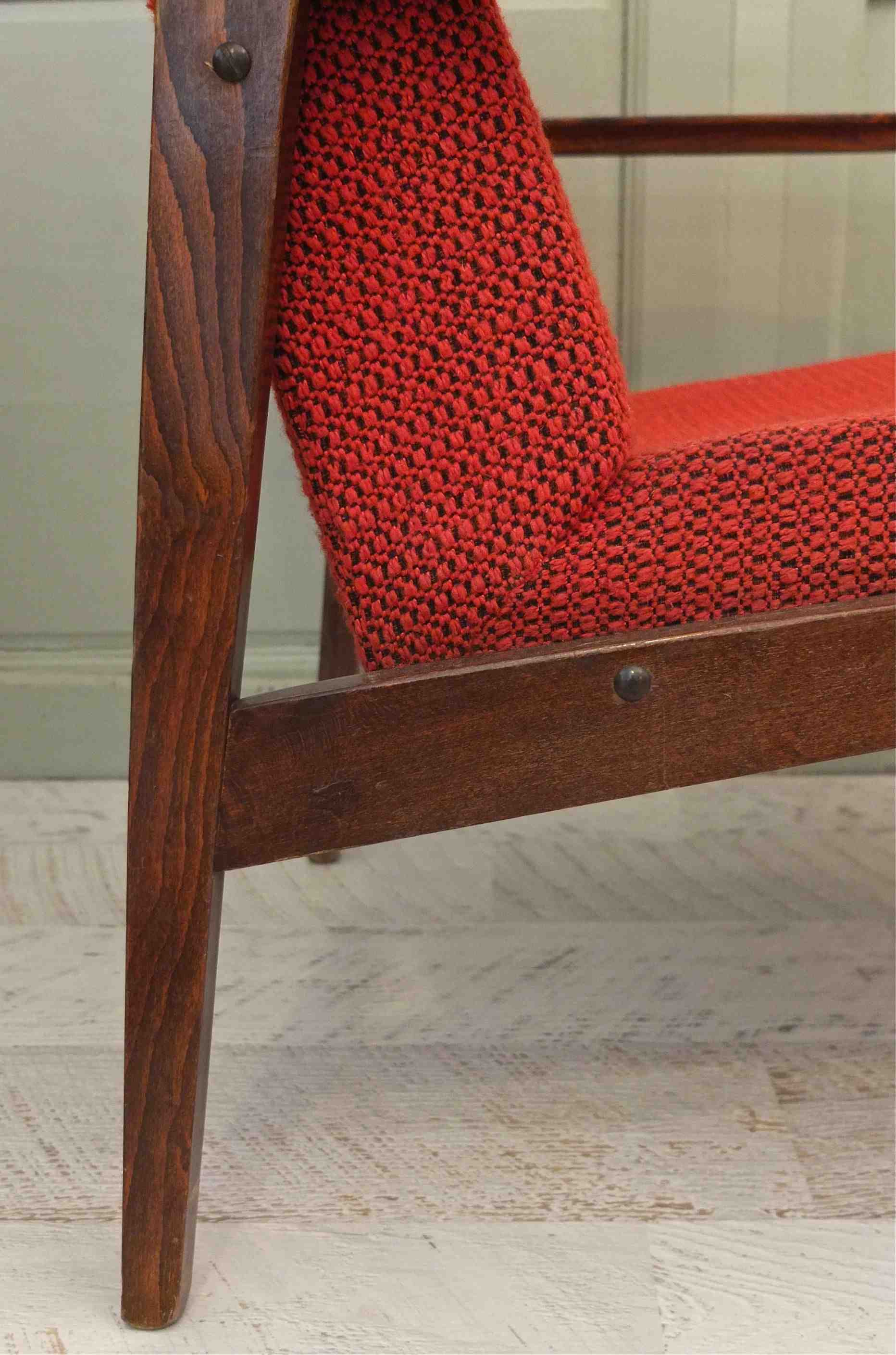 fauteuil midcentury aux lignes modernistes Slavia Vintage "Madison Avenue" 4
