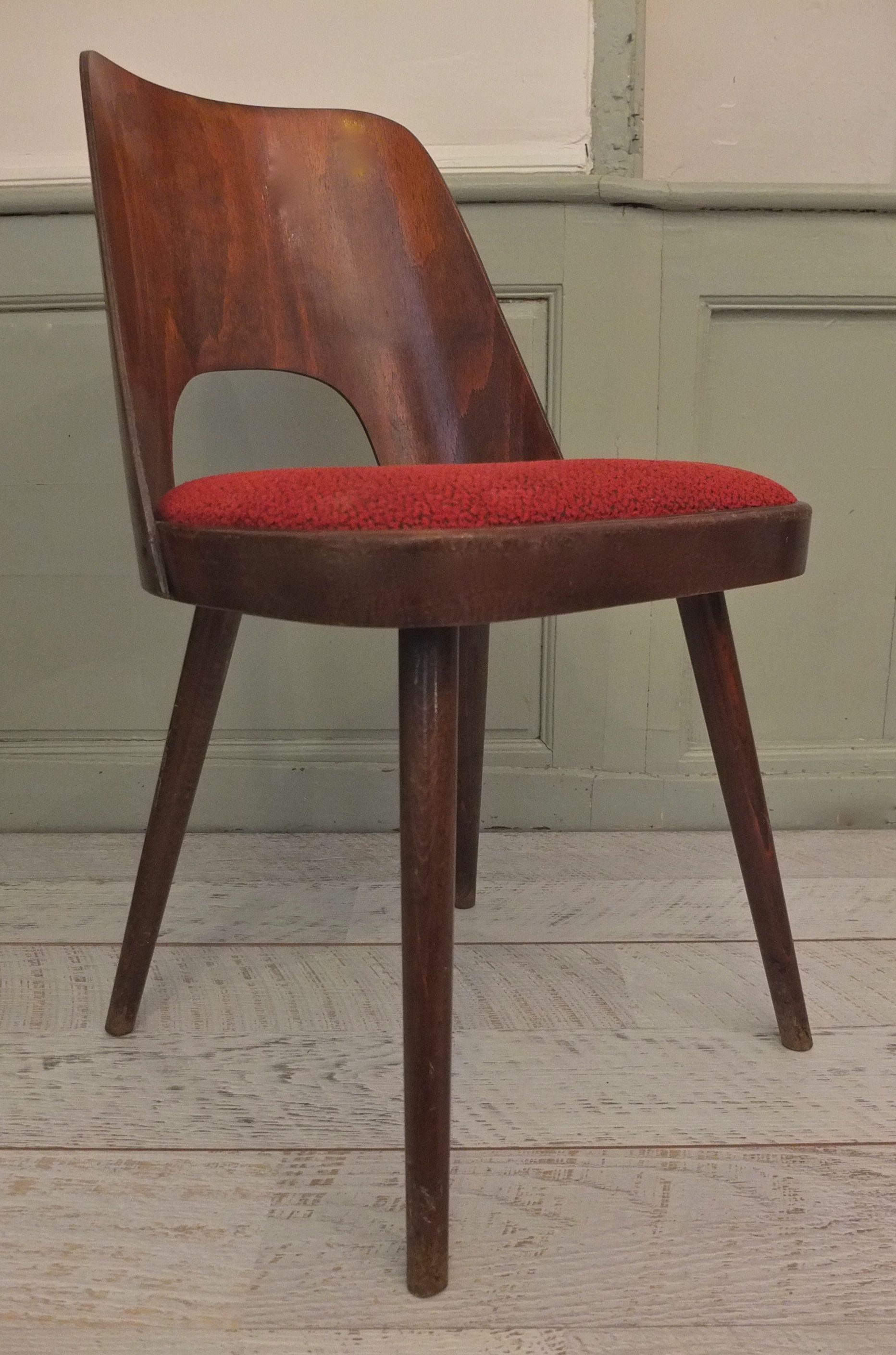 chaise en bois courbe Thonet Kavarna slavia vintage