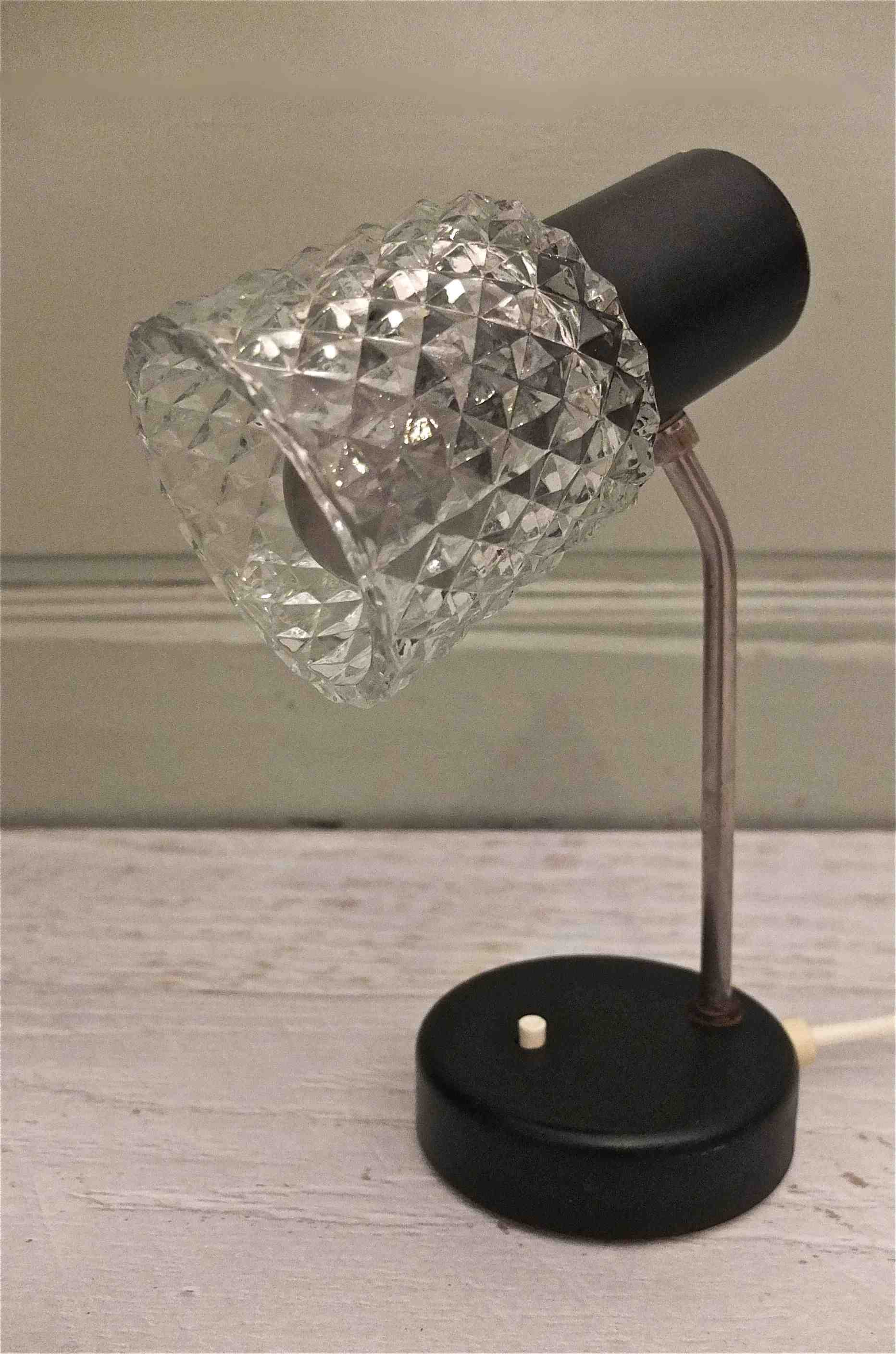Slavia Vintage lampe en verre des années 70 modèle Diamant chapeau et socle en métal noir