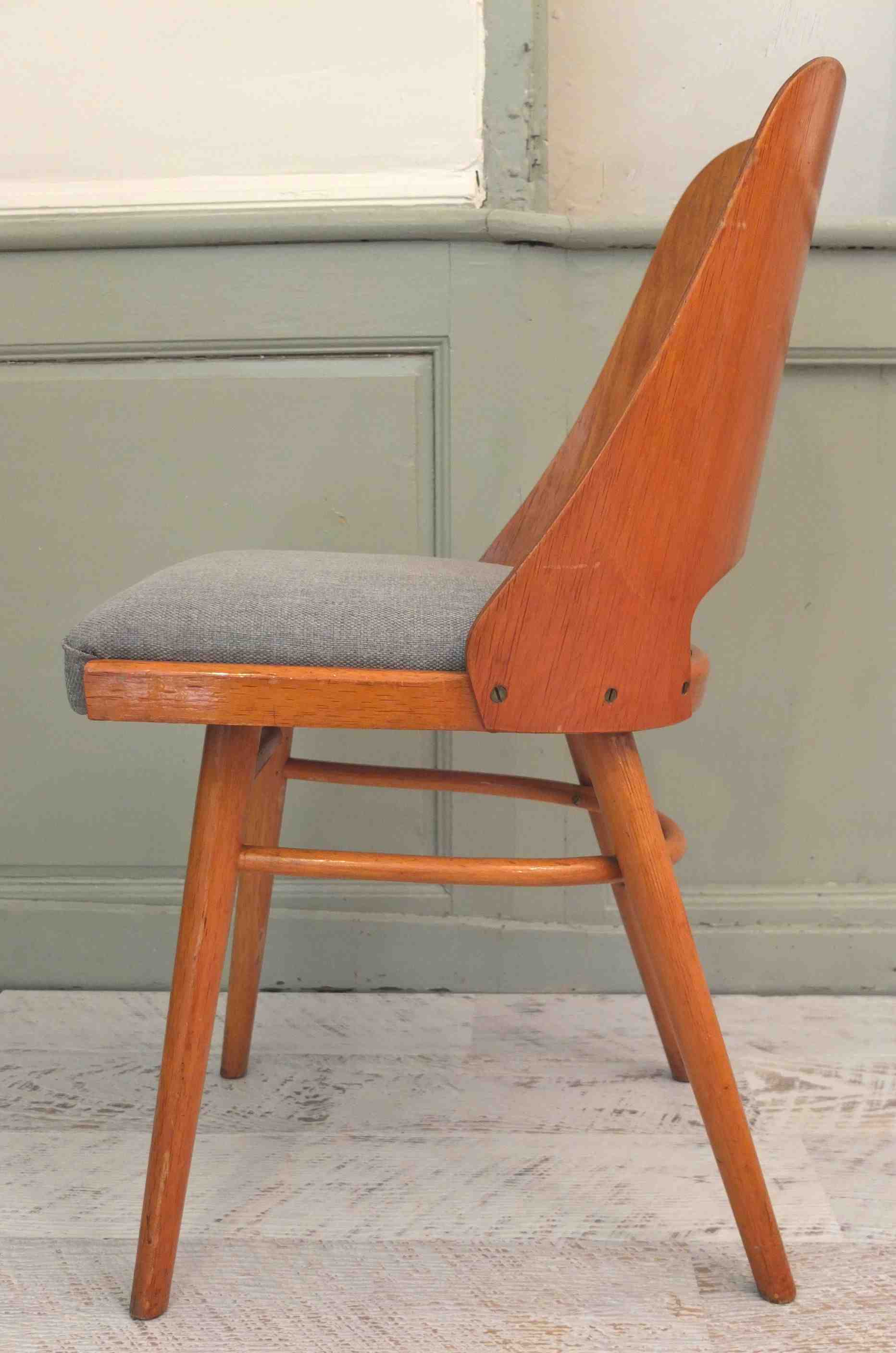 Chaise style scandinave ton modele nordic slavia vintage 11