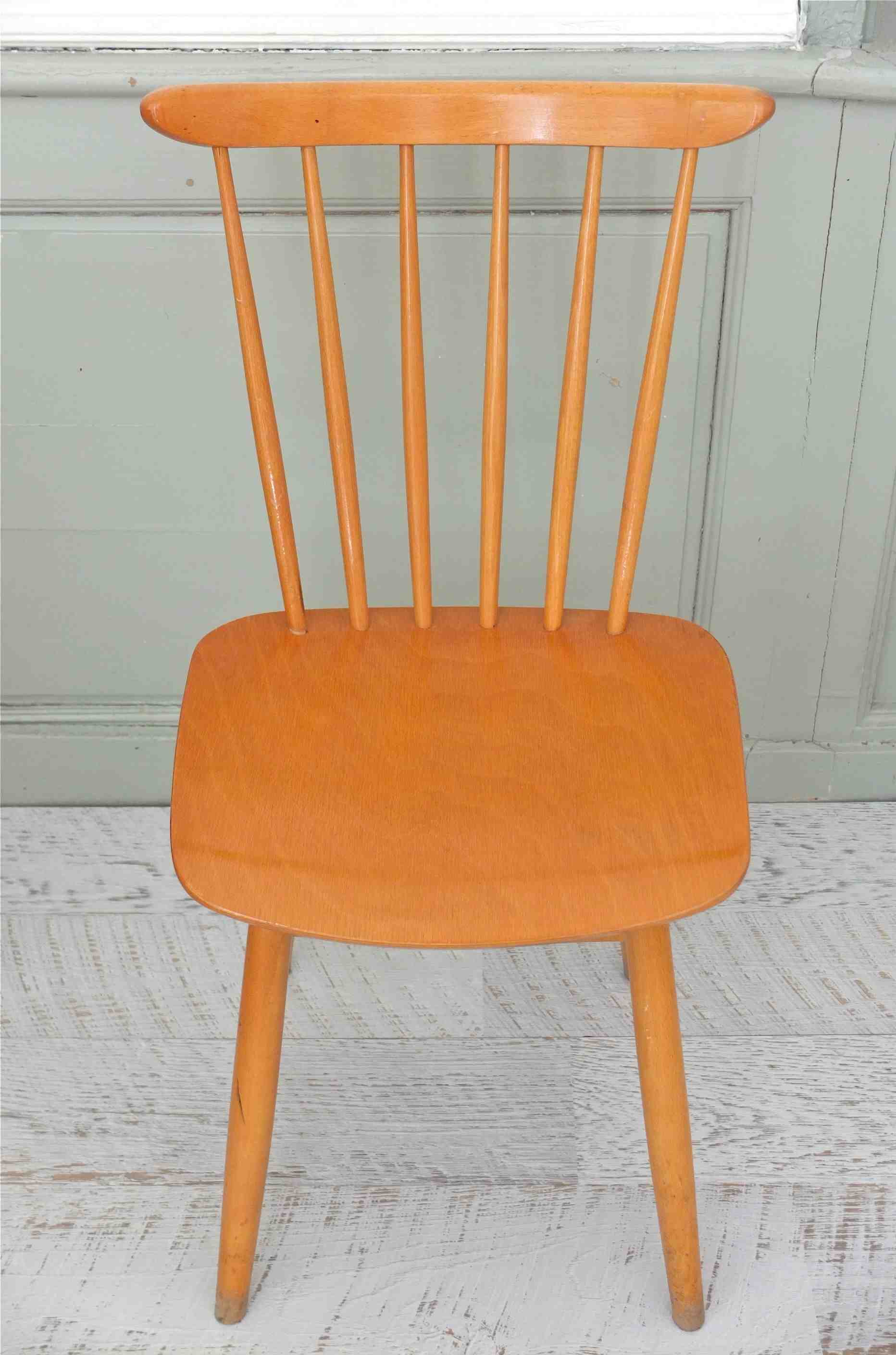chaise_ton_a_barreaux_de_style_scandinave_chaise_tcheque_vintage-de_style_folk_slavia_vintage 5