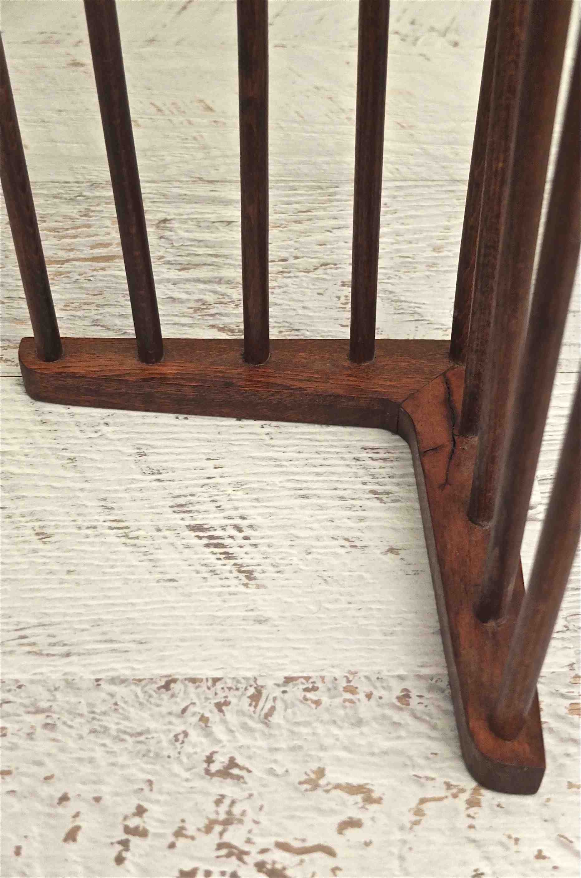 Slavia vintage détail barres porte-manteaux danois Klub des années 50