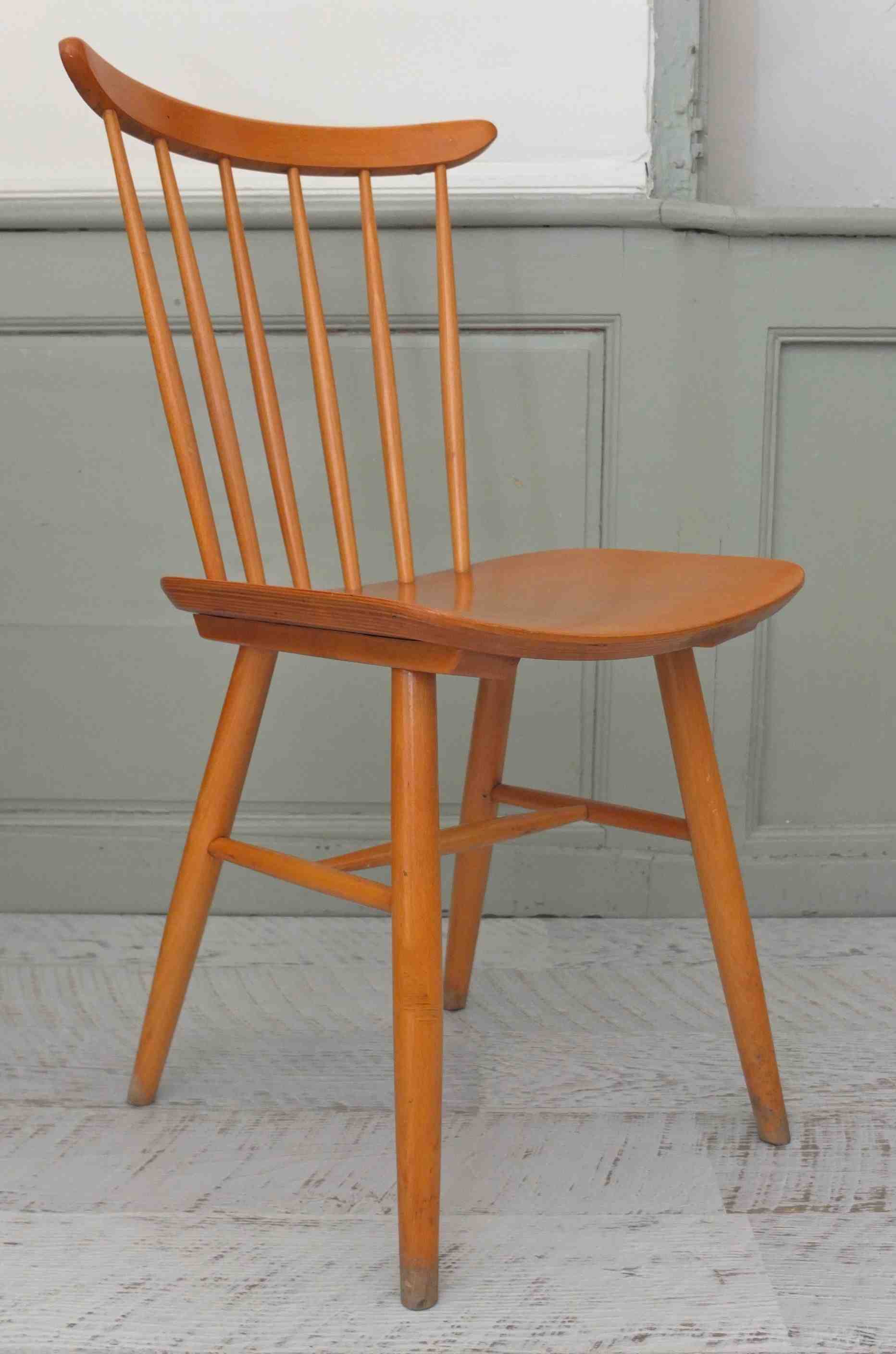 chaise_ton_a_barreaux_de_style_scandinave_chaise_tcheque_vintage-de_style_folk_slavia_vintage 3