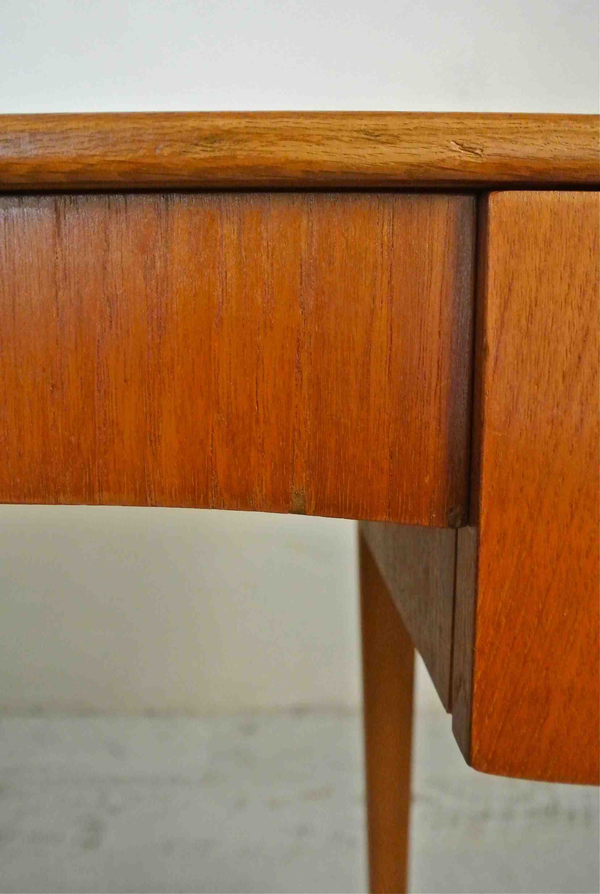 Slavia Vintage détail sécrétaire de style scandinave  "Bergman" modèle vintage années 60 