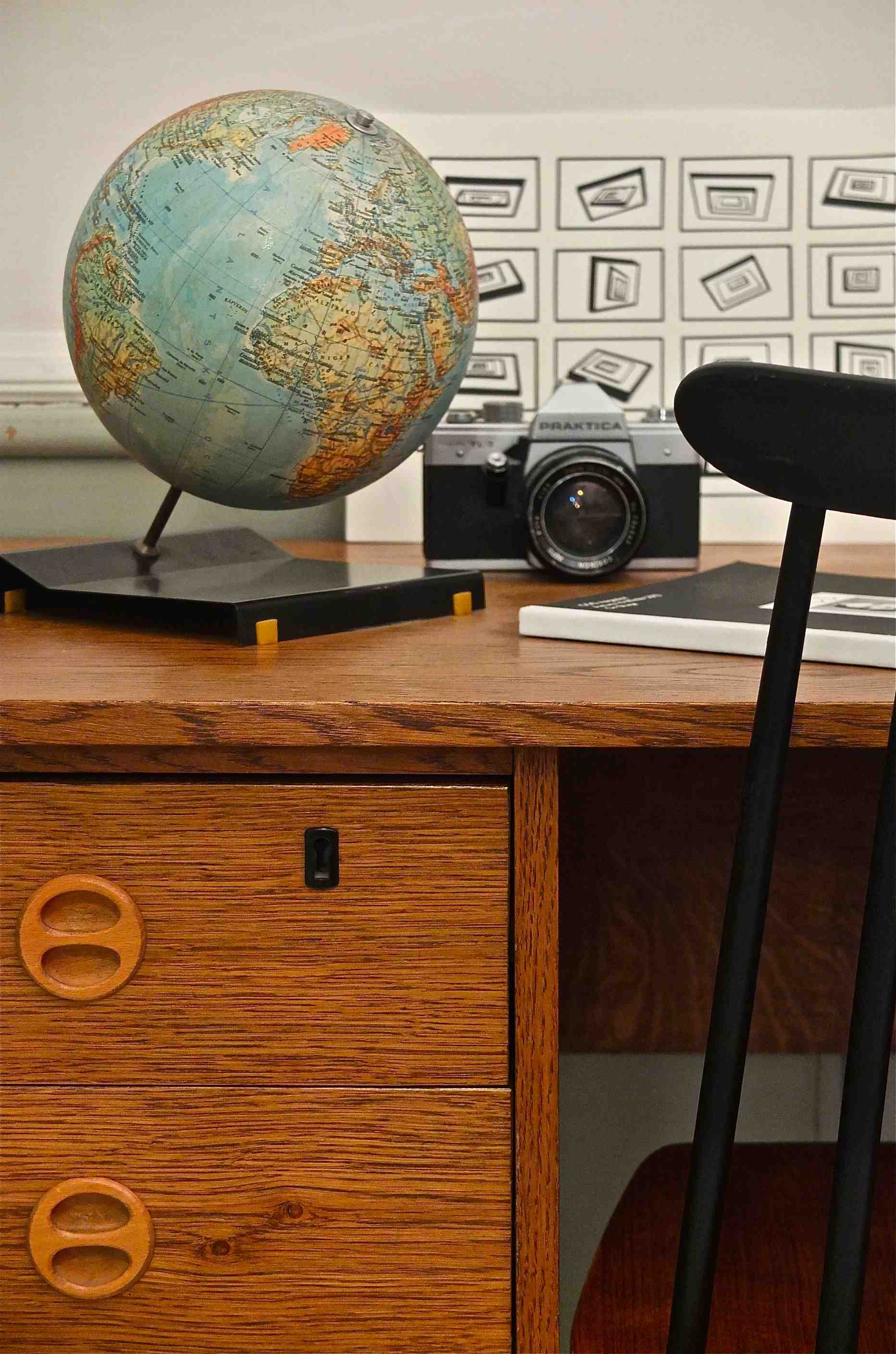 Slavia vinatge bureau allemande de style scandinave des années 60 "Essential"