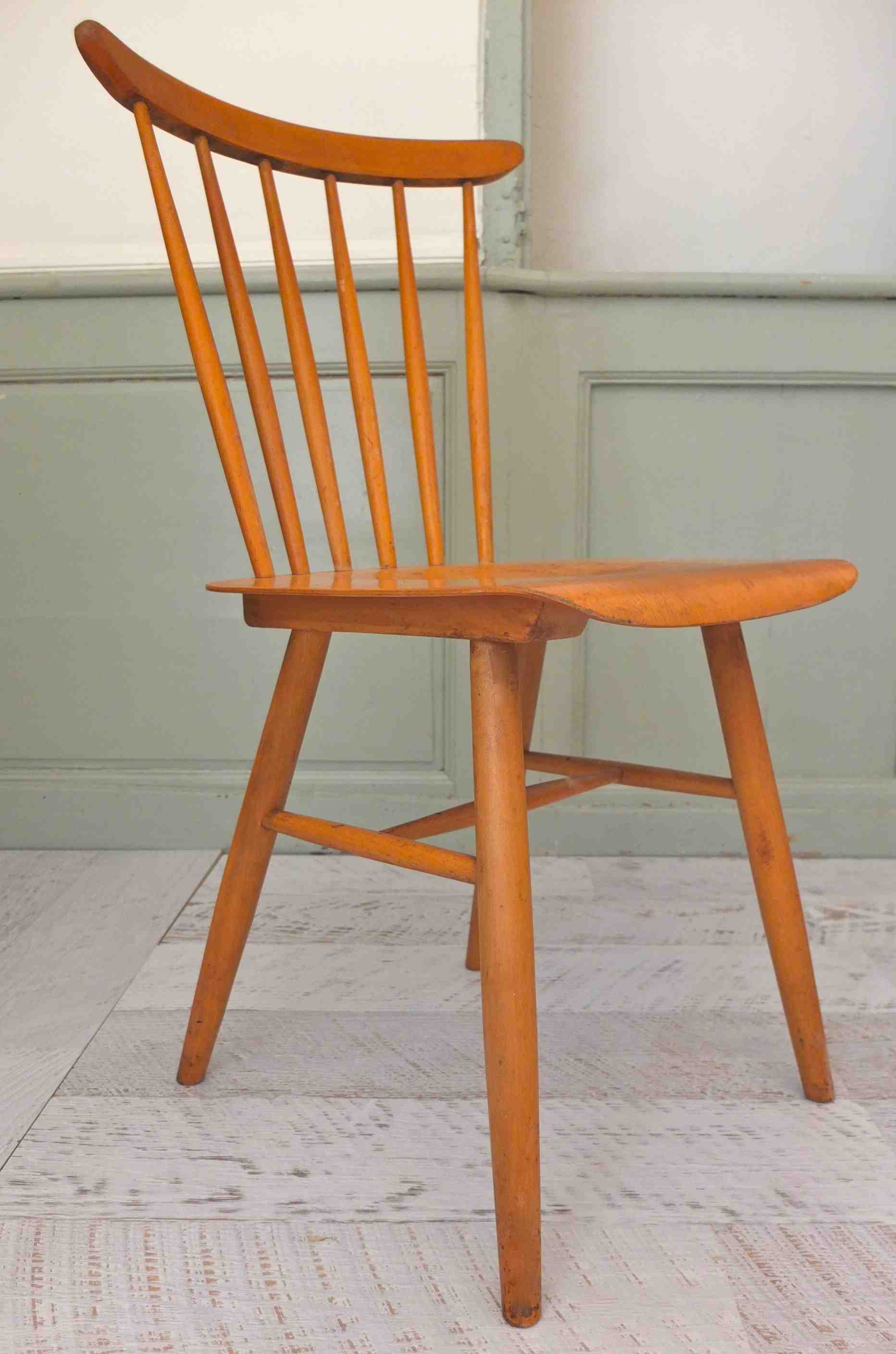 chaise de style scandinave Kerouac dossier a barreaux Slavia Vintage 3