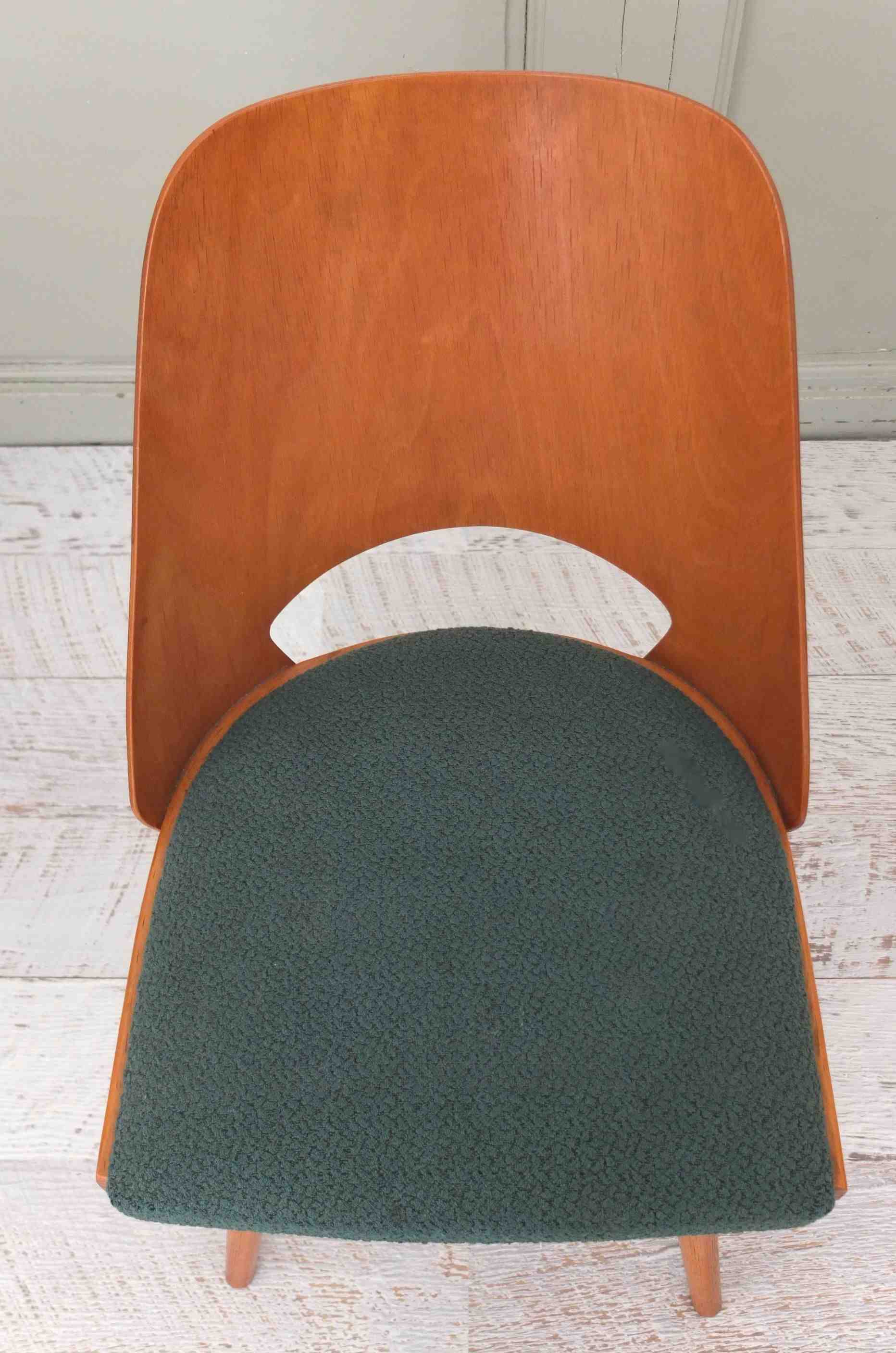chaise_ton_tcheque_en_bois_thermoforme_courbe_style baumann_bentwood_colori_vert_slavia_vintage 4
