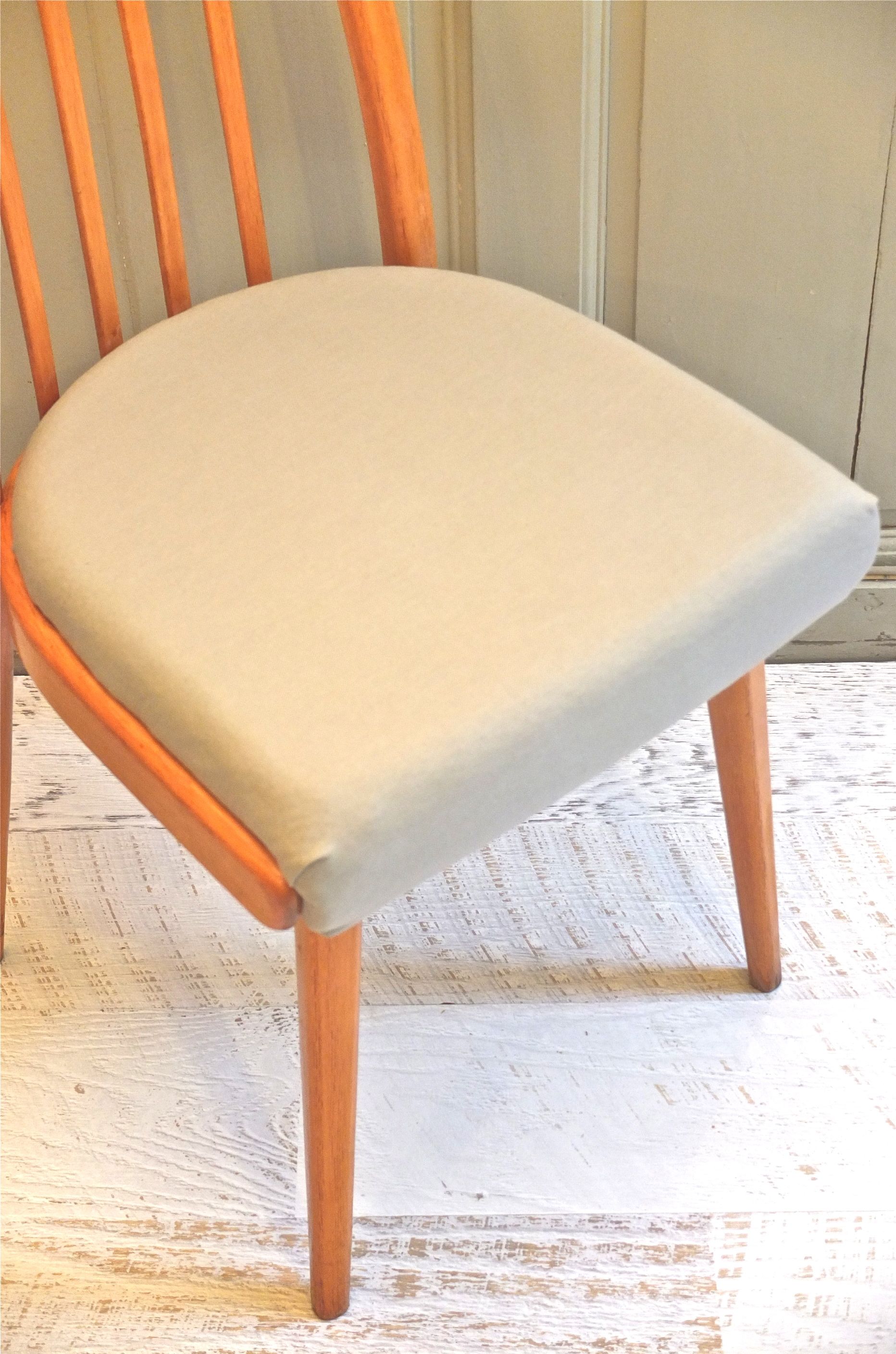 Chaise Scandinavian dossier en bois courbé Slavia Vintage 2