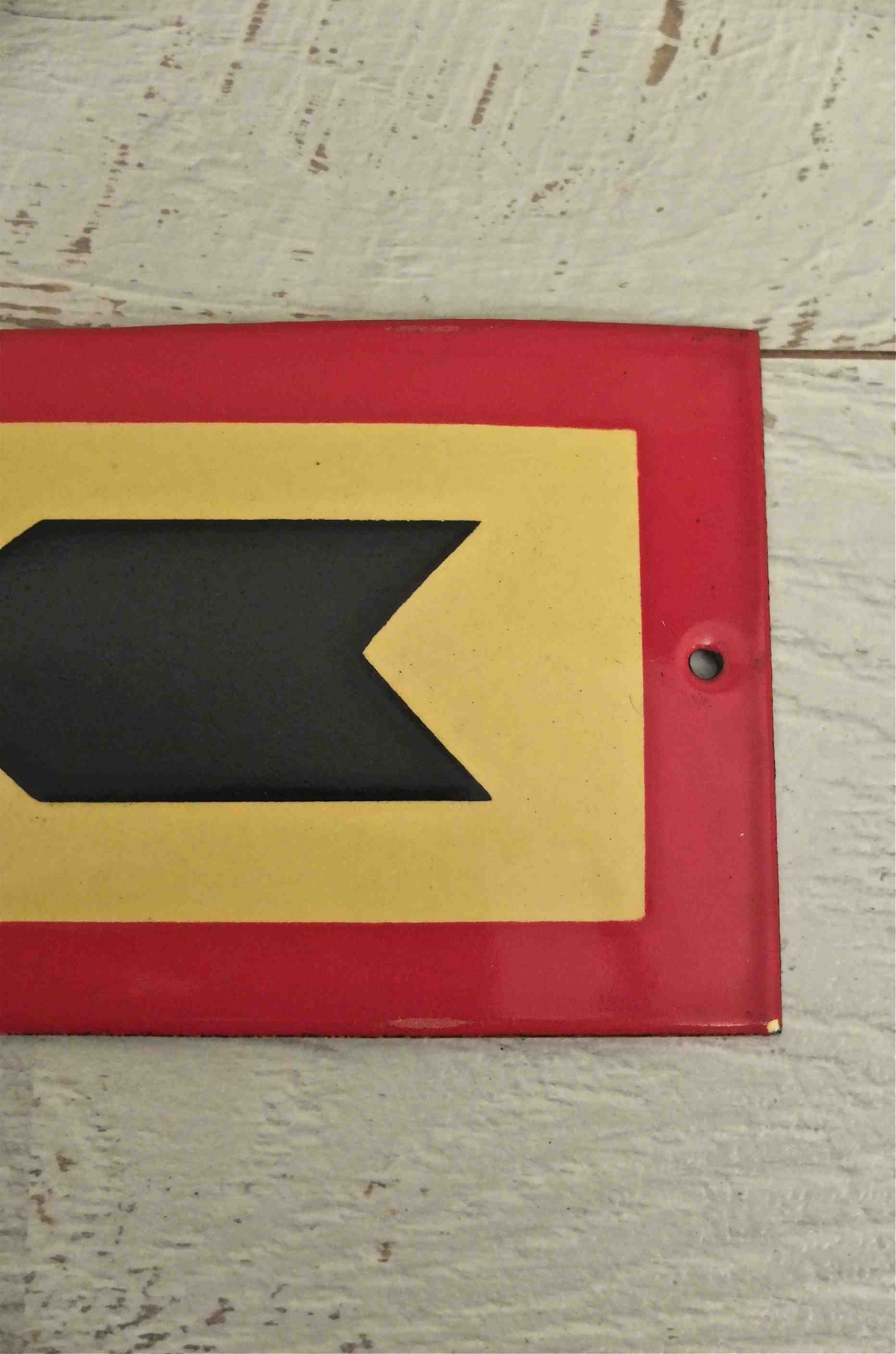 Slavia vintage détail plaque Apache