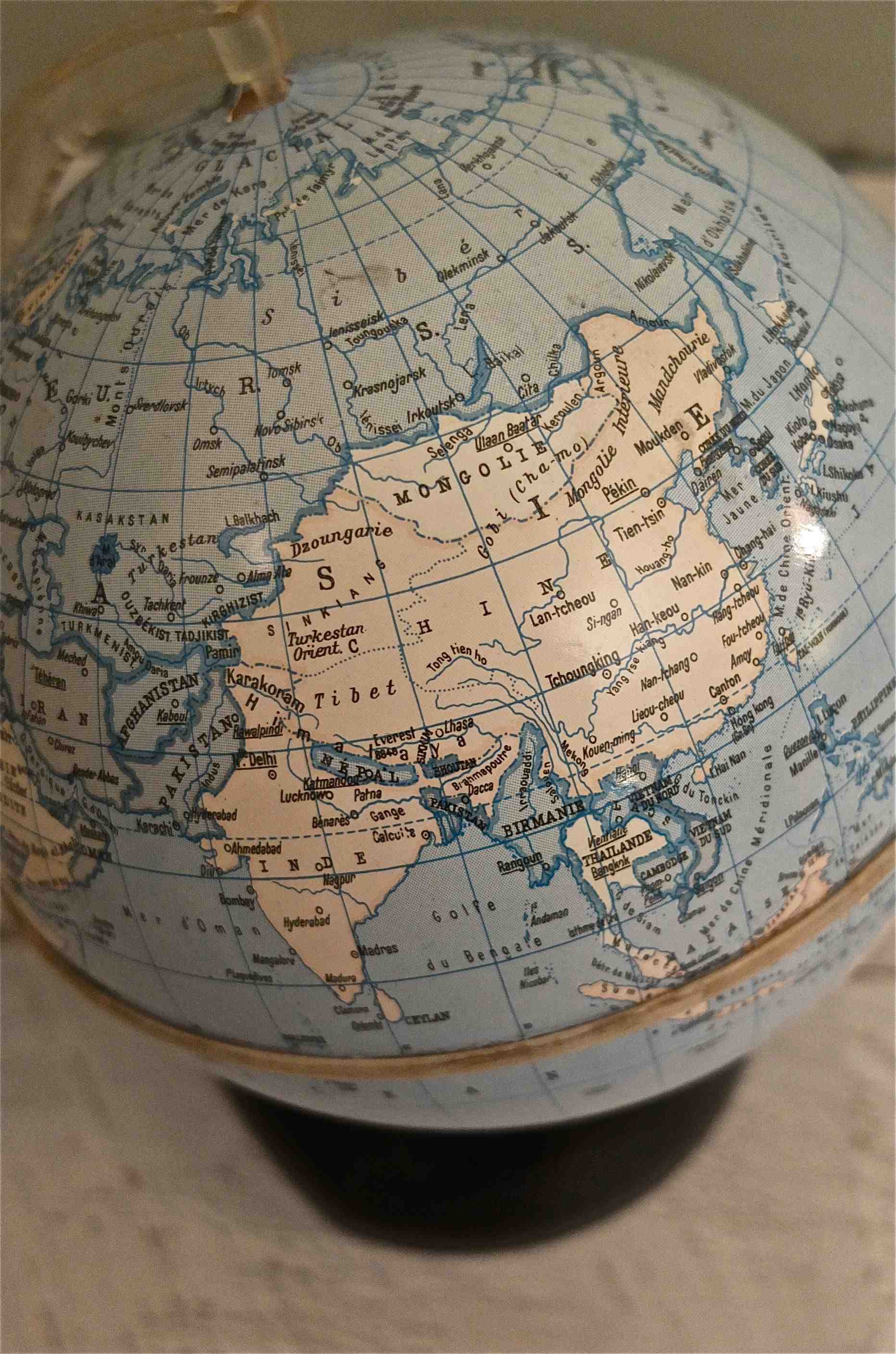 Slavia vintage détail mappe monde lumineux des années 60 Howard