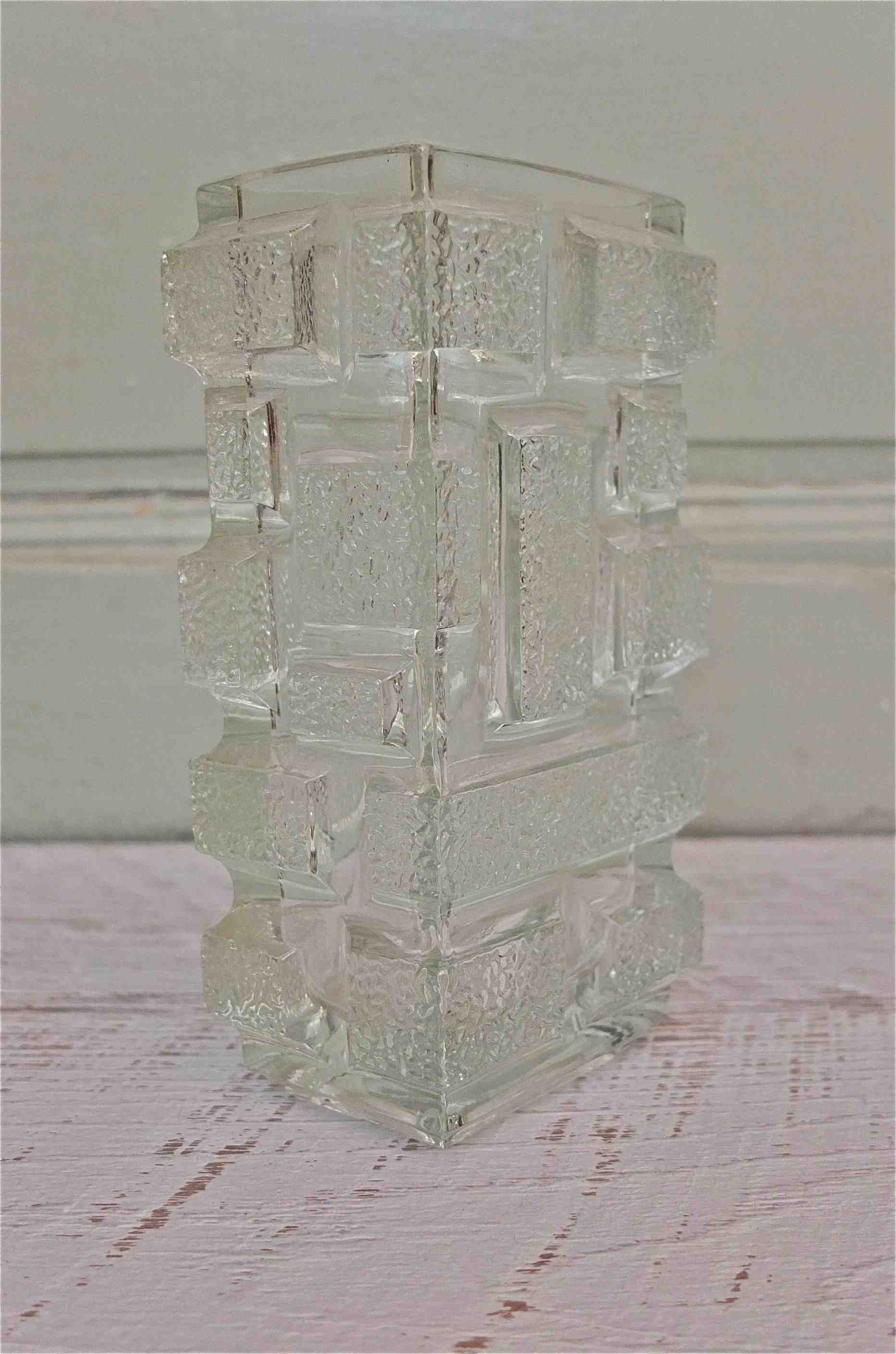 vase en verre des annees 60 Manhattan slavia vintage 4