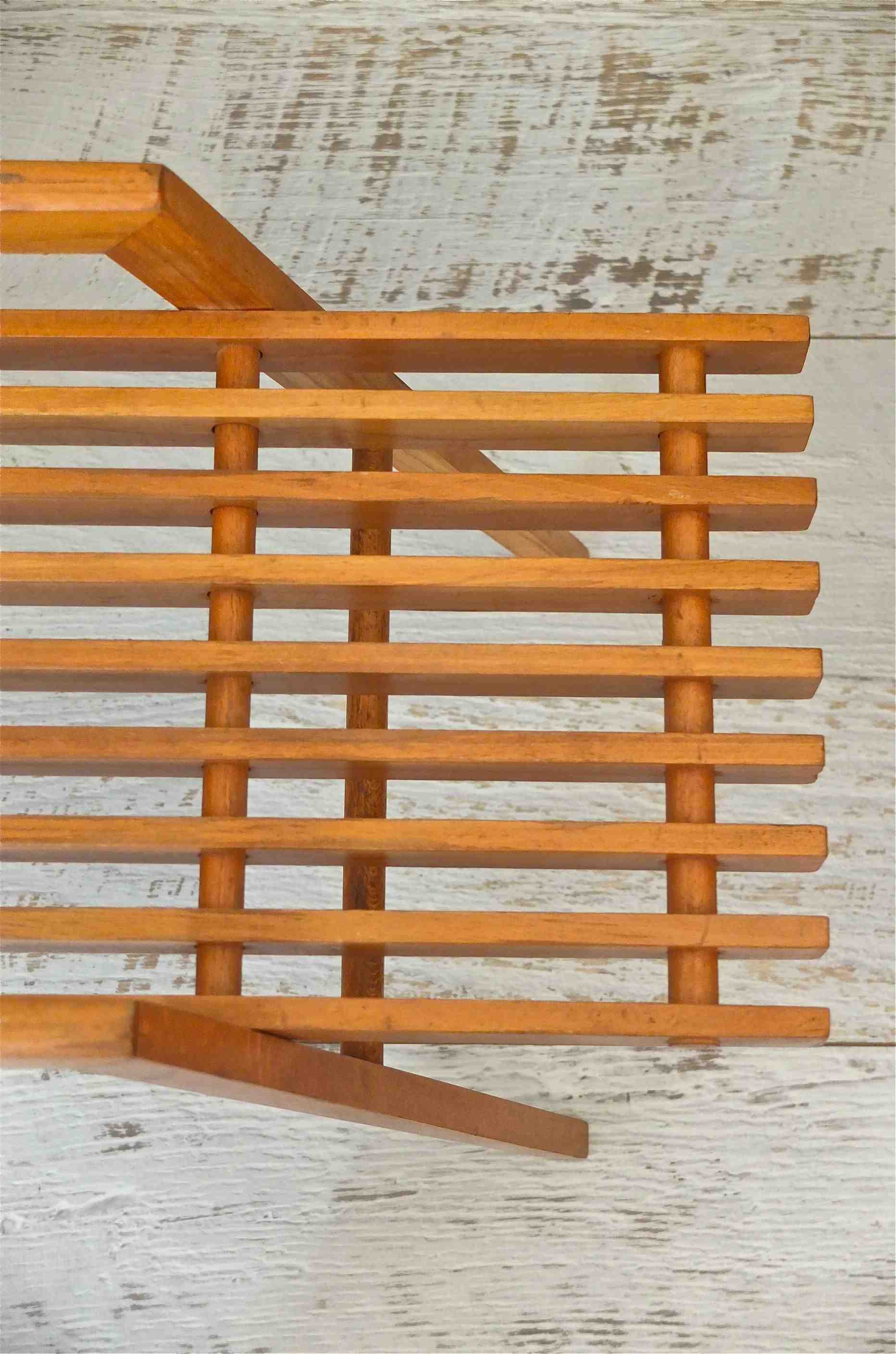Slavia vintage détail meuble d'entrée en bois des années 60 Megève