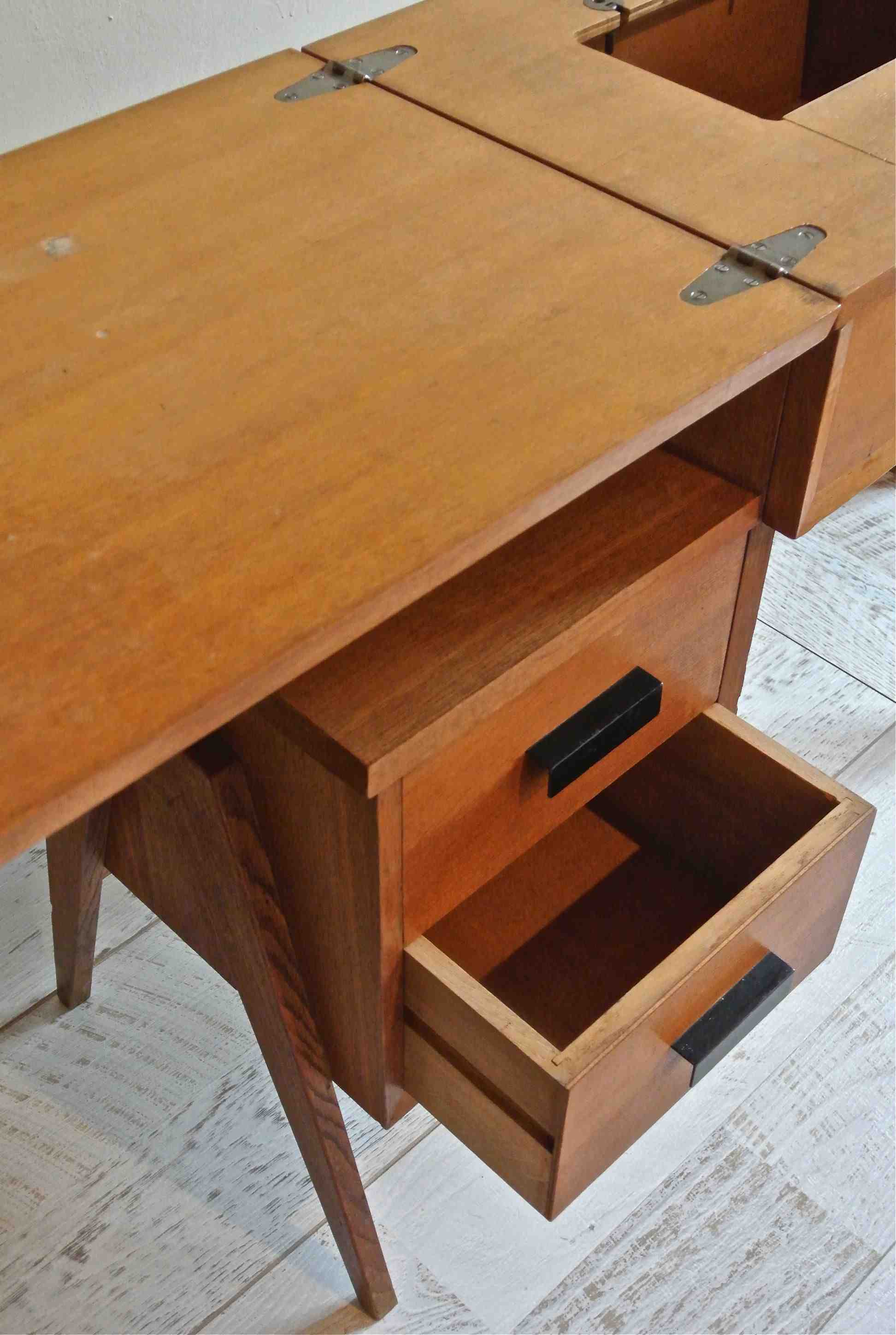 Slavia vintage tiroirs bureau vintage 5à's modèle Décalé
