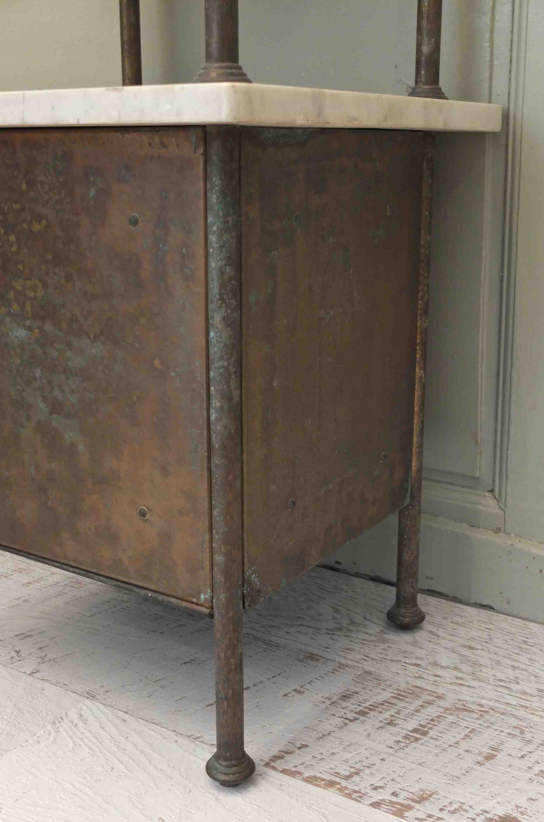 Slavia vintage table de chevet des années 1910 photo angle modèle "Baden Baden"