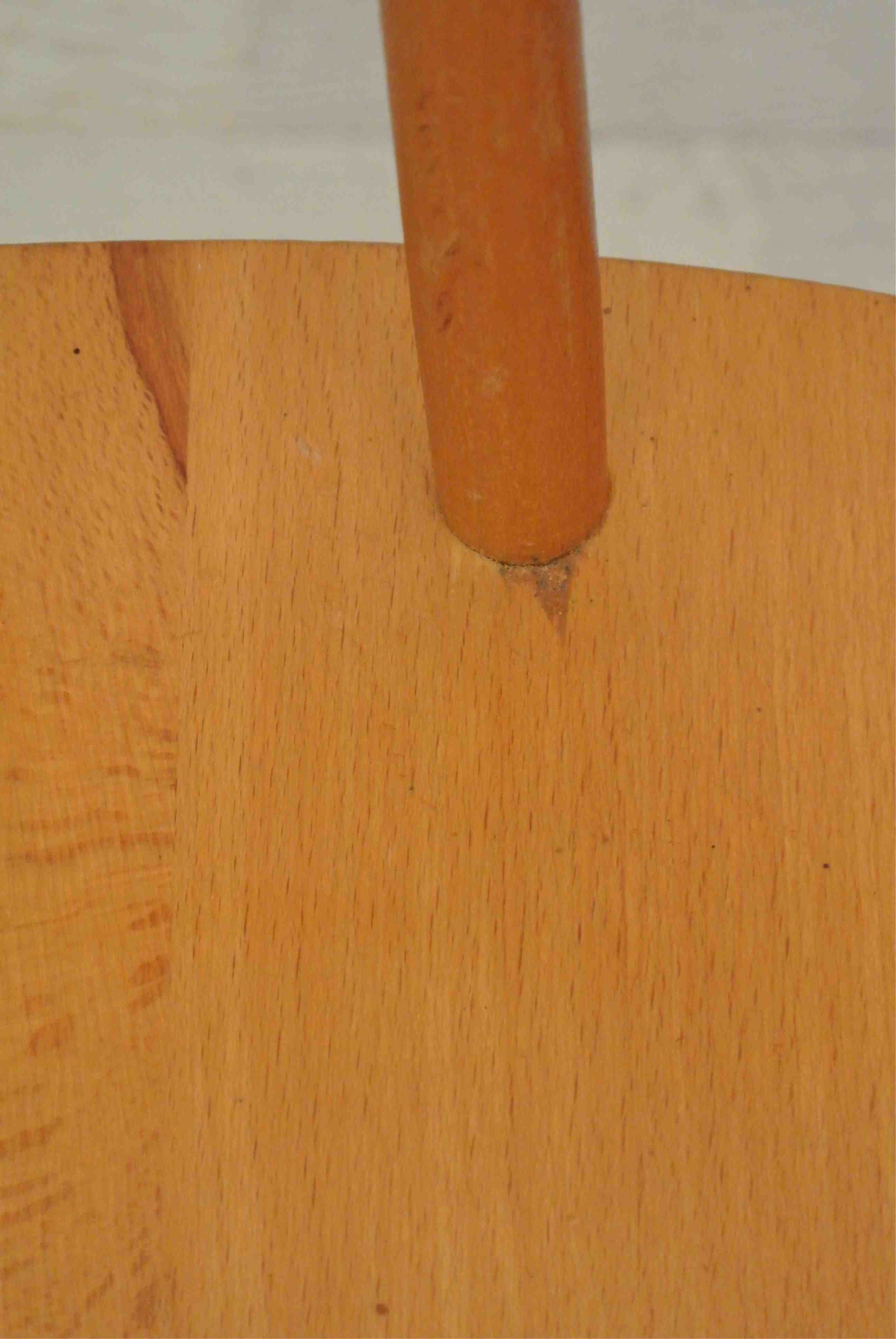 Slavia Vintage chaise enfant en bois vintage des années 60 dossier à barreaux pivotante modèle "Karussel" style scandinave  photo détail barreau