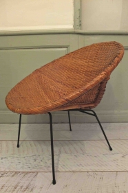 Fauteuil en osier des années 50 de style Janine Abraham "Copacabana"