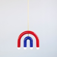 Suspension TRN light C1 - rouge et bleu - en céramique et laiton - Pani Jurek