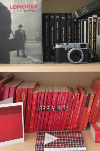 Slavia vintage livres accumulés par couleur galerie