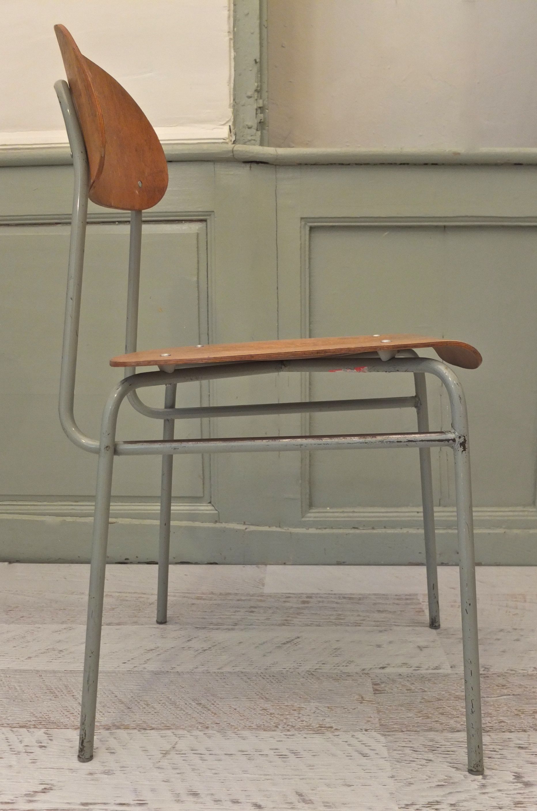 chaise_style_industriel_annees_soixante_slavia_vintage