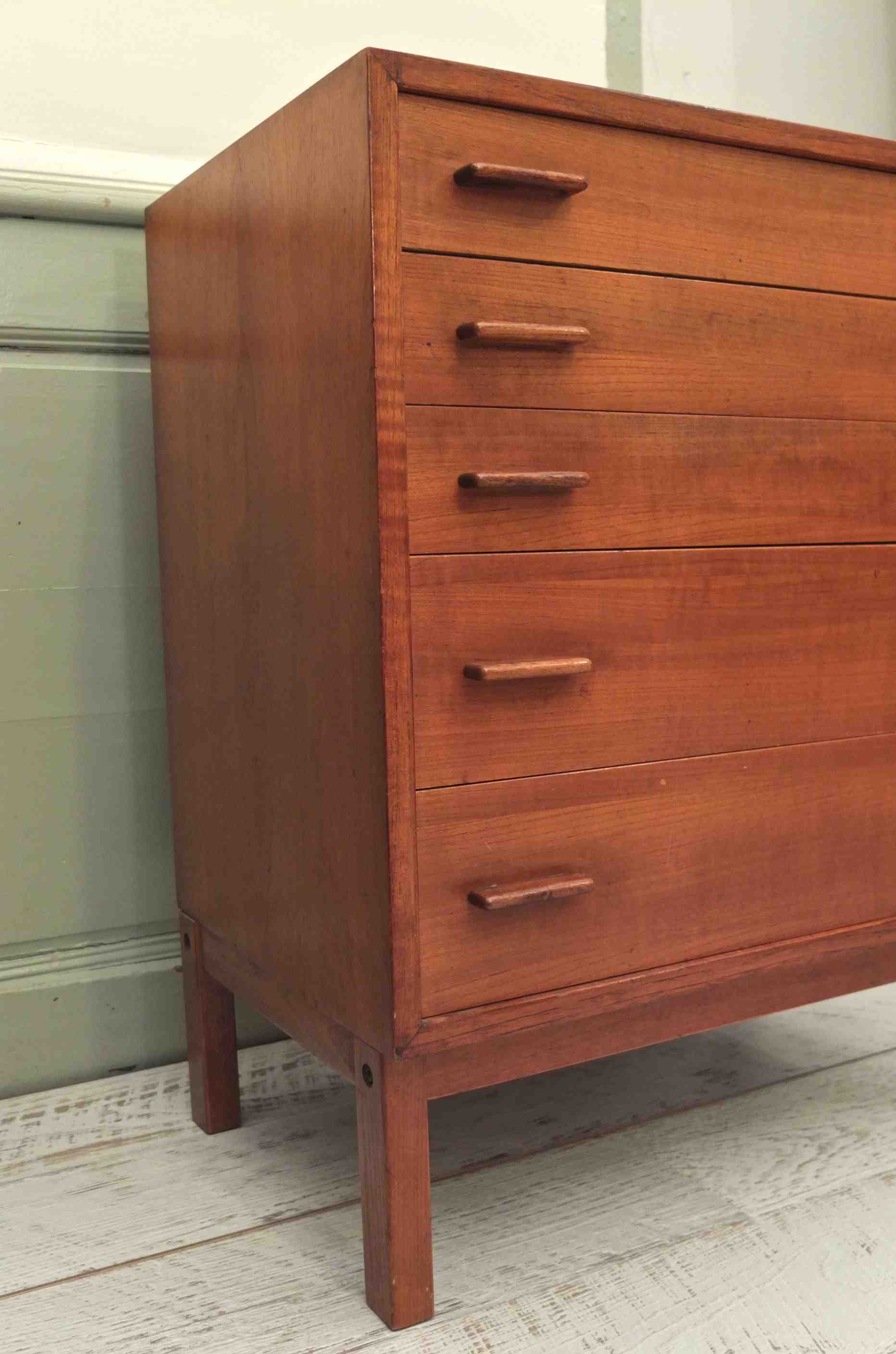 commode vintage de style scandinave en bois "luggage" slavia vintage 10