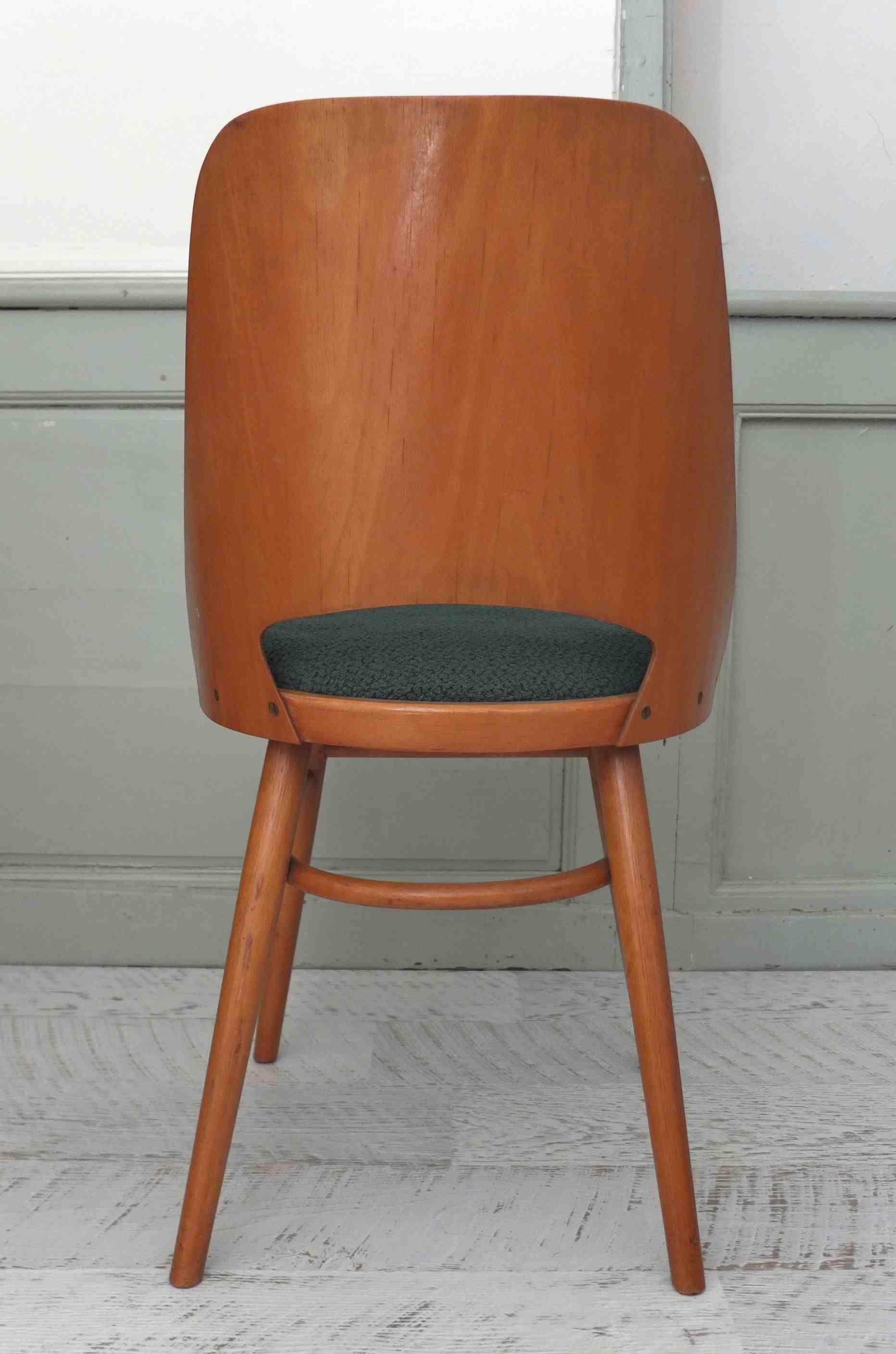 chaise_ton_tcheque_en_bois_thermoforme_courbe_style baumann_bentwood_colori_vert_slavia_vintage 5