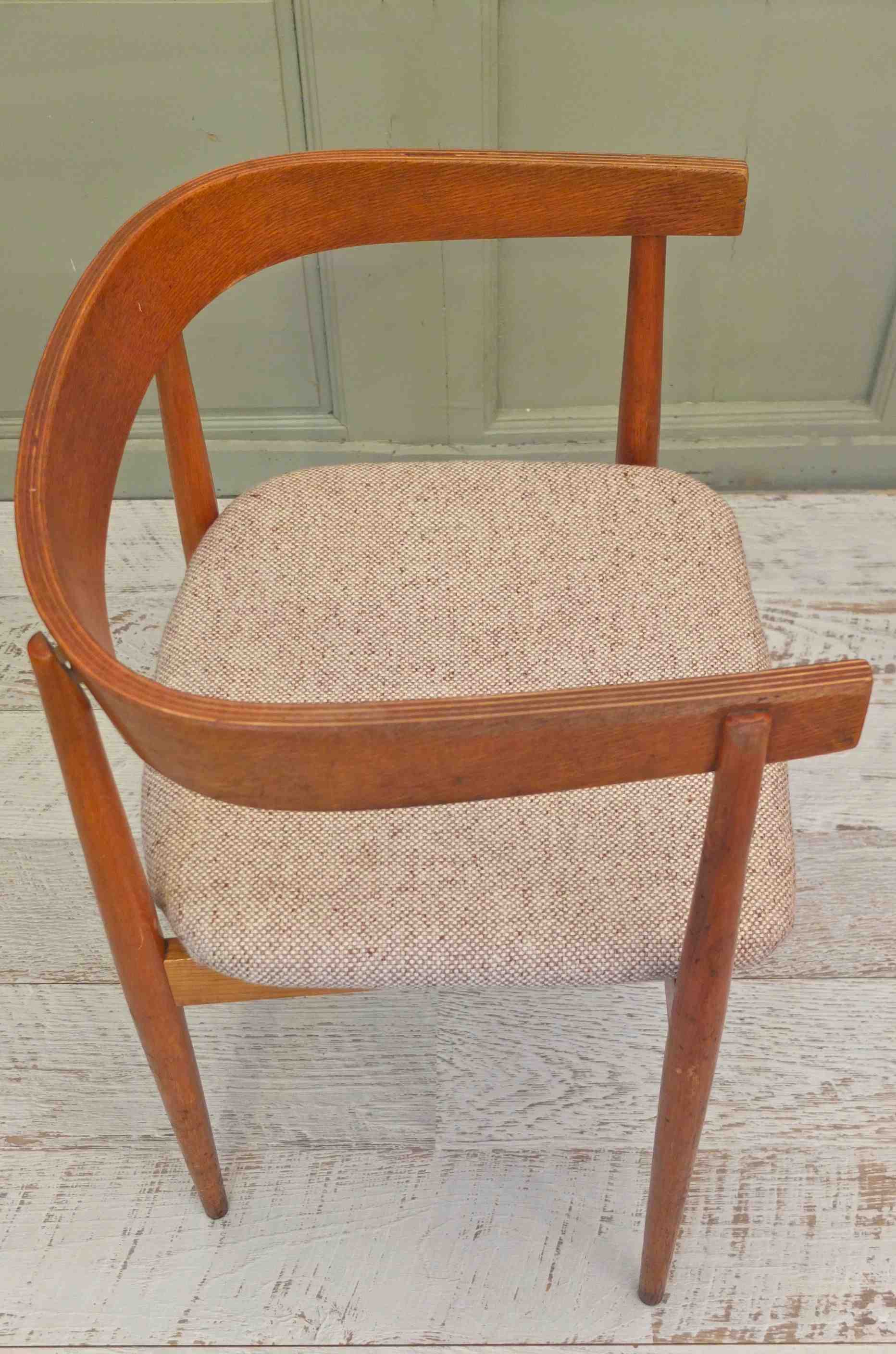 fauteuil scandinave midcentury dossier bois cocoon slavia vintage 10