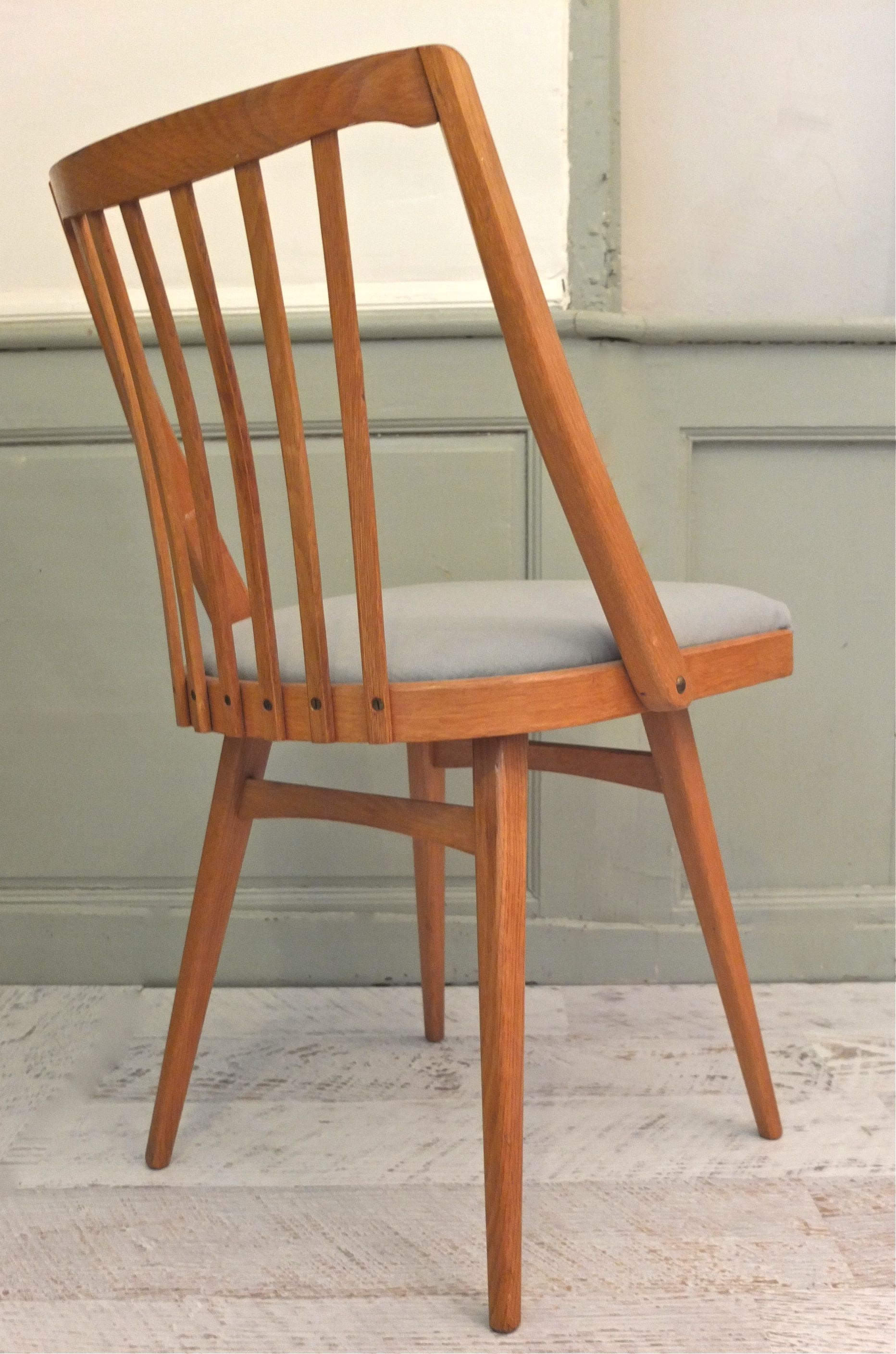 Chaise Ton de style scandinave "Baltique" Slavia Vintage 8