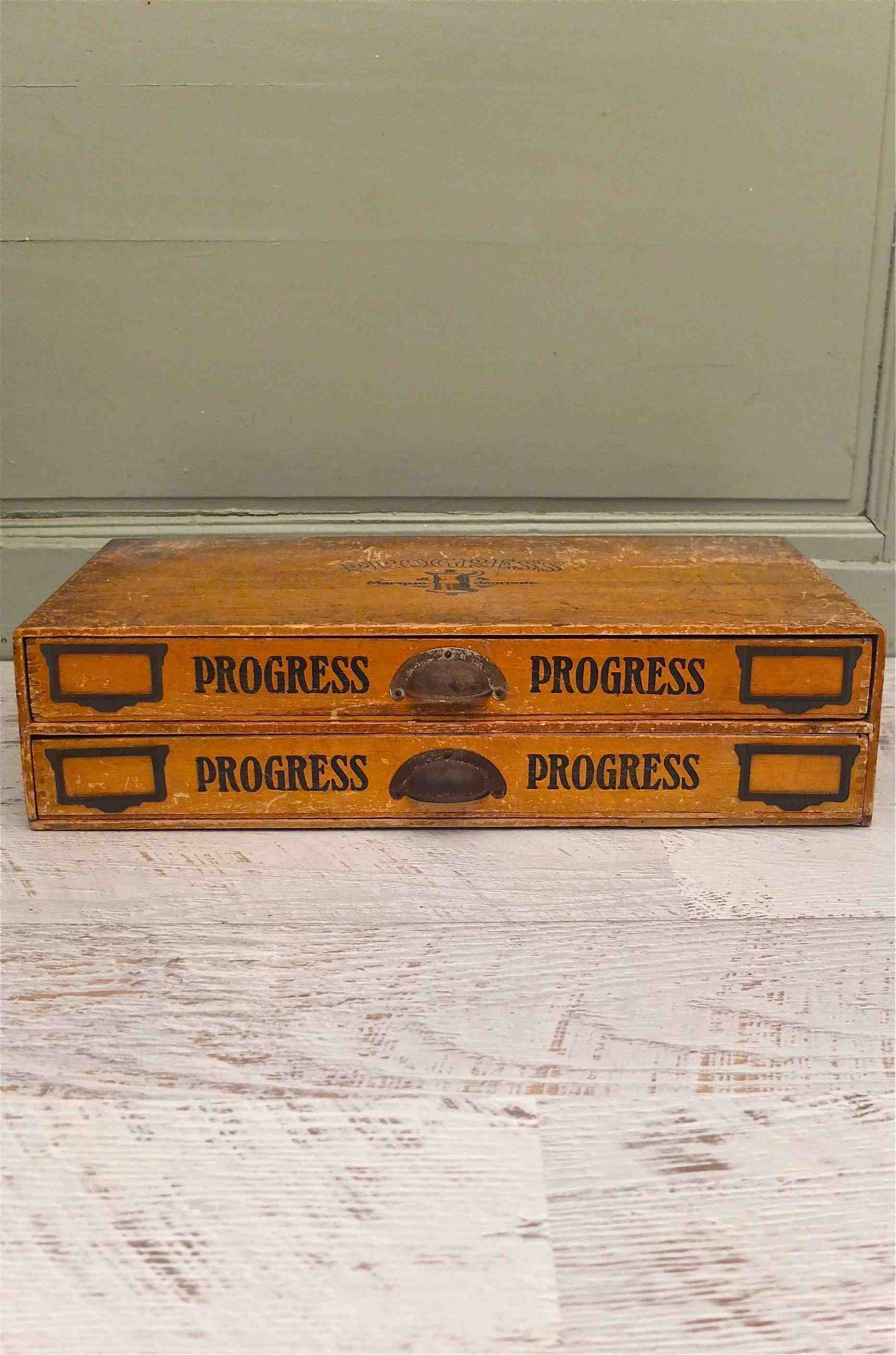 Slavia vintage tiroirs en bois de rangement Progress