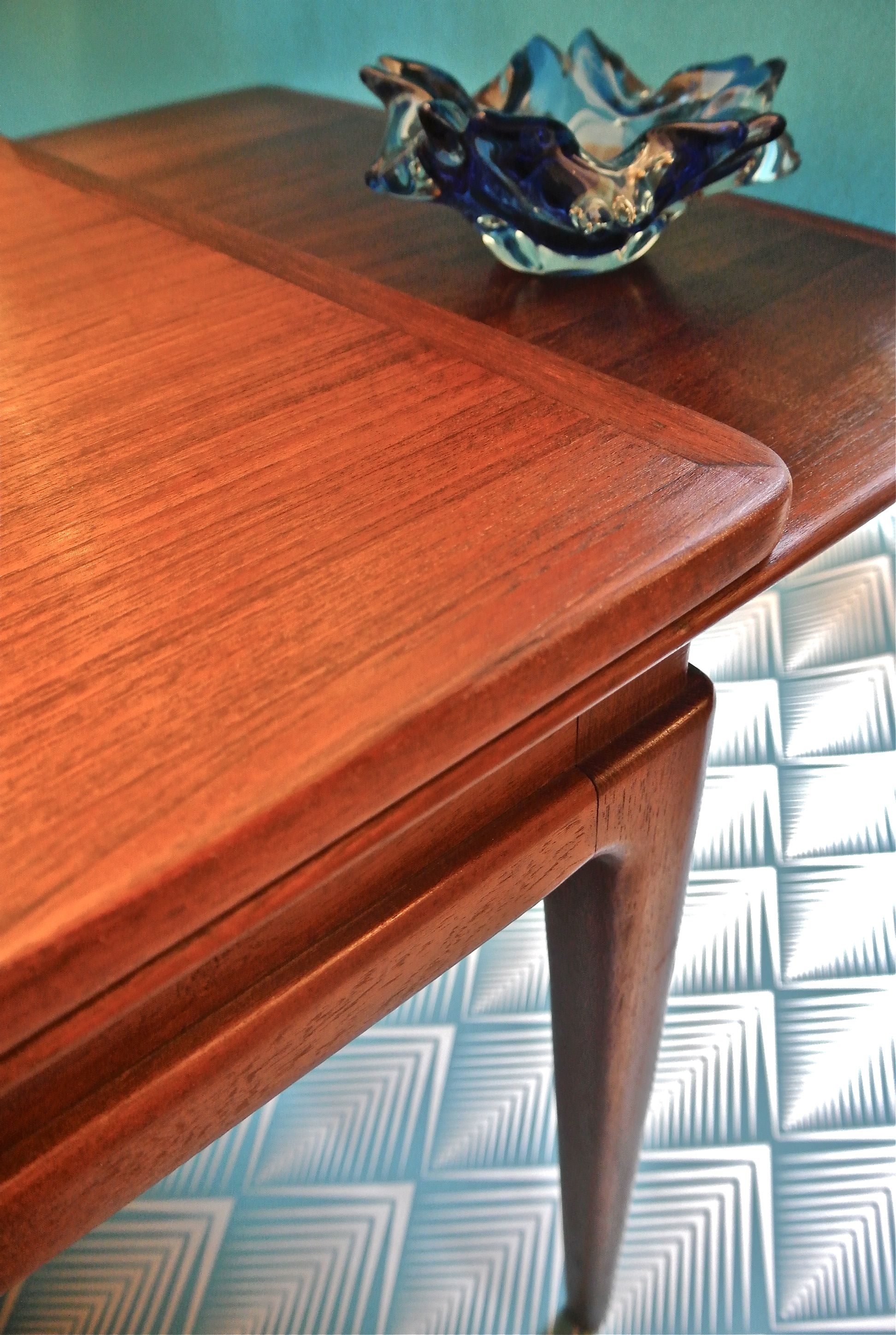 Slavia vintage table danoise mise en scène
