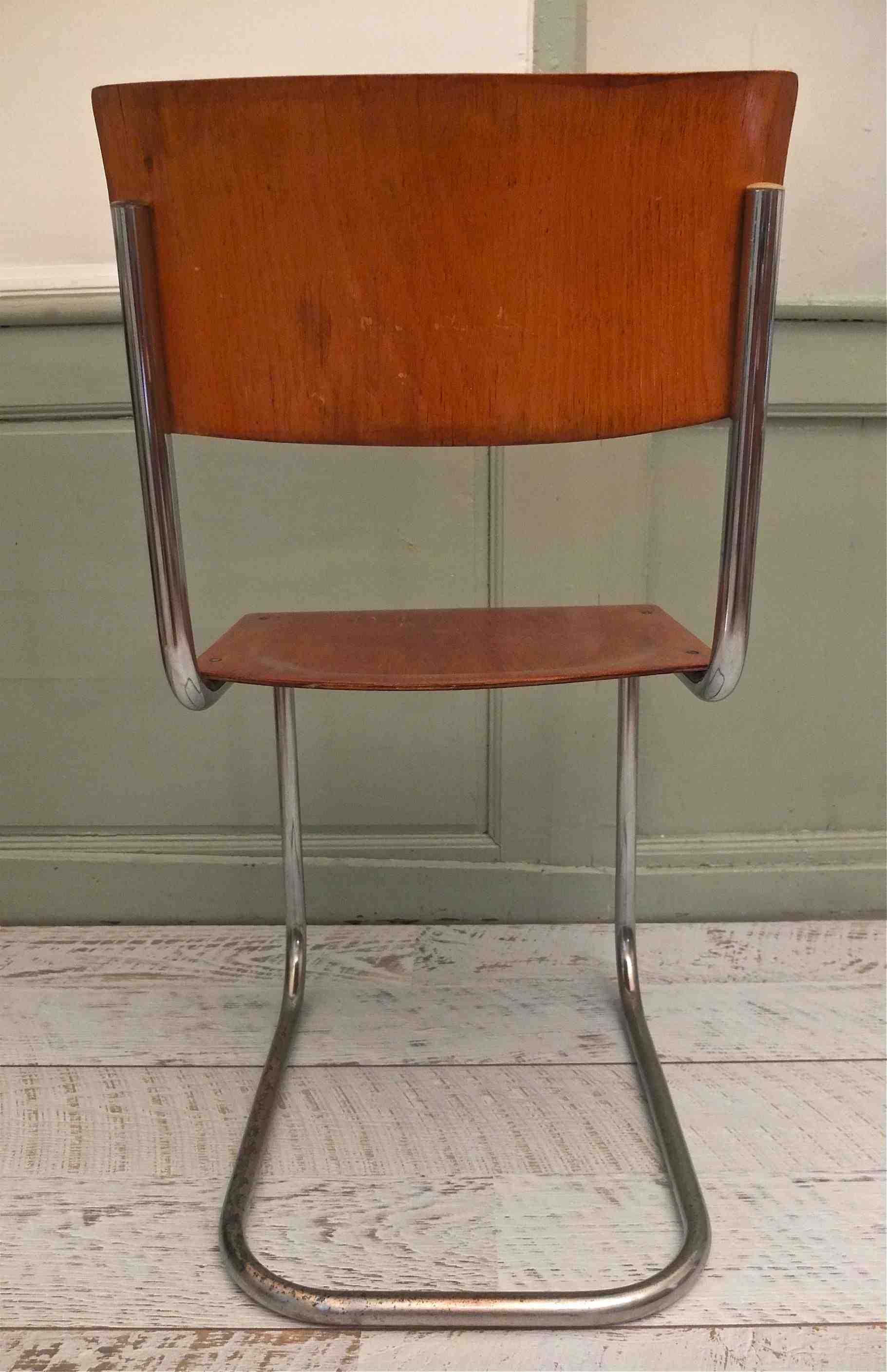 Slavia Vintage partie arrière chaise Thonet S43 1931 modèle Mart Stam