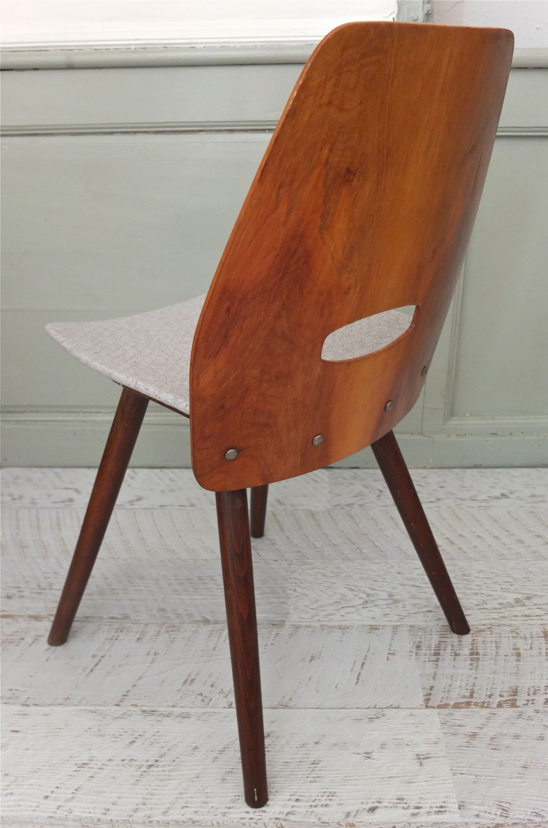 Chaise tcheque vintage en bois courbe des annees 50 Fox  2