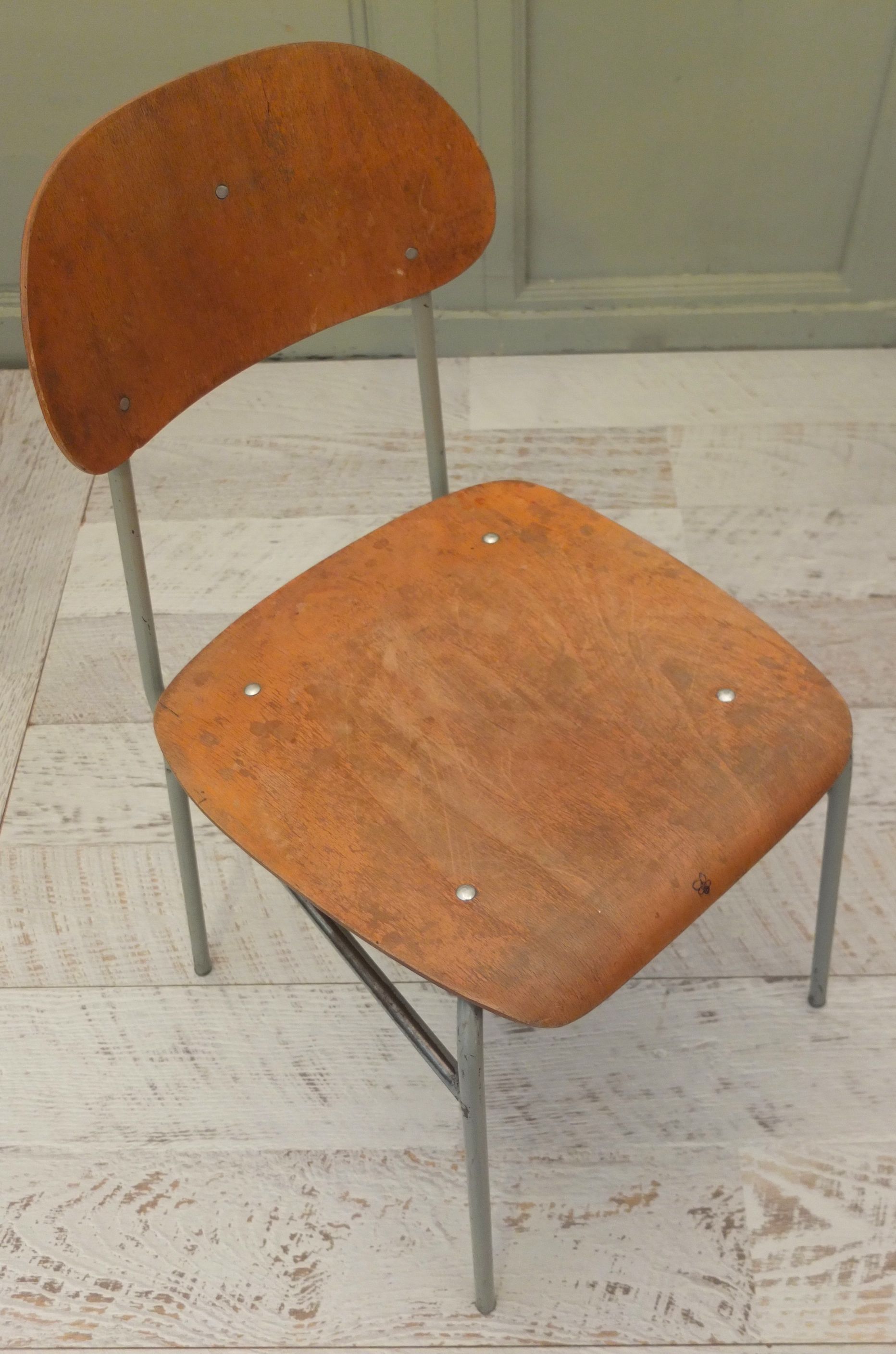 chaise-style-industriel-vintage-slavia-vintage