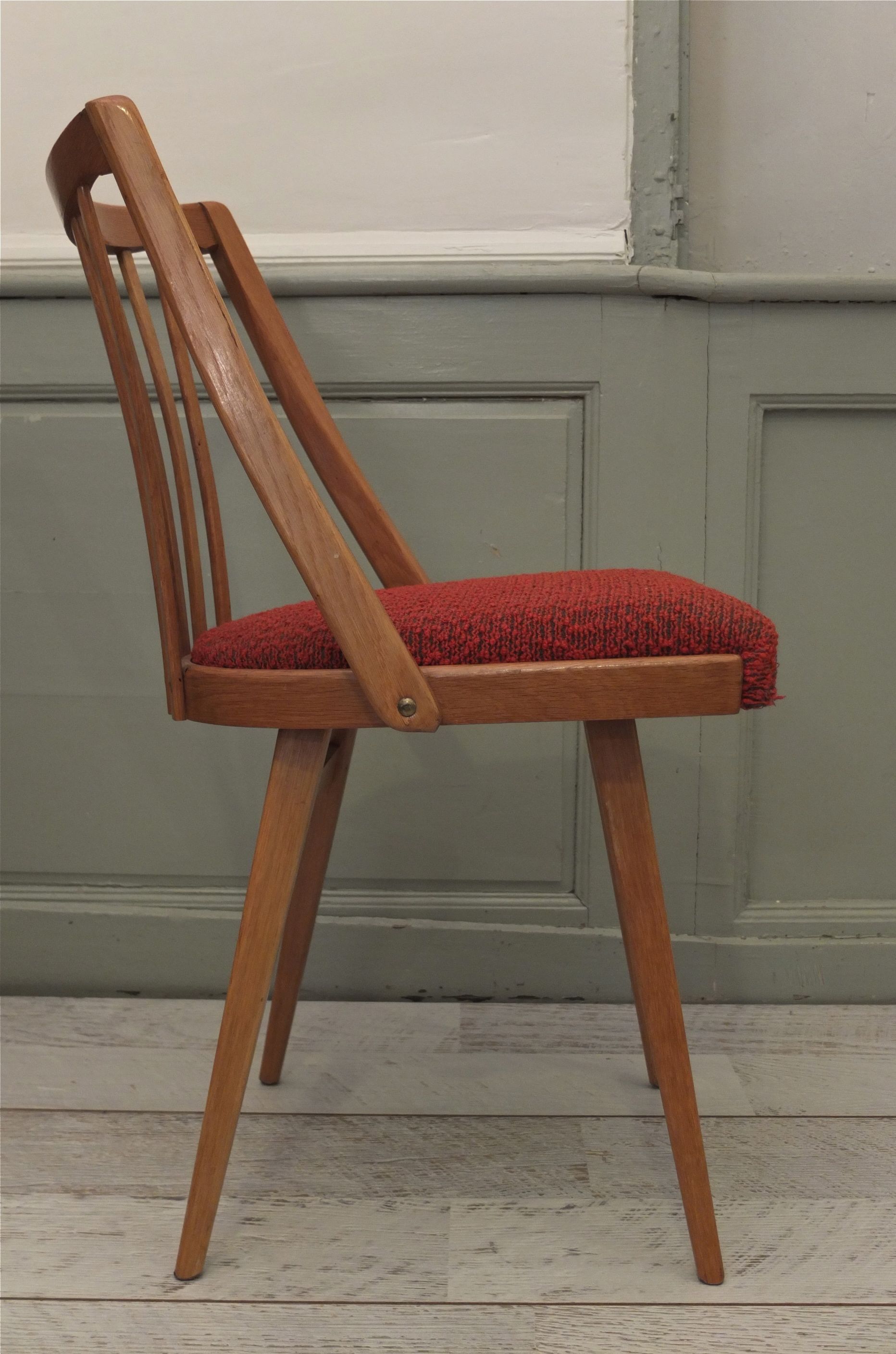 chaise-ton-tchèque-style-scandinave-aero 5