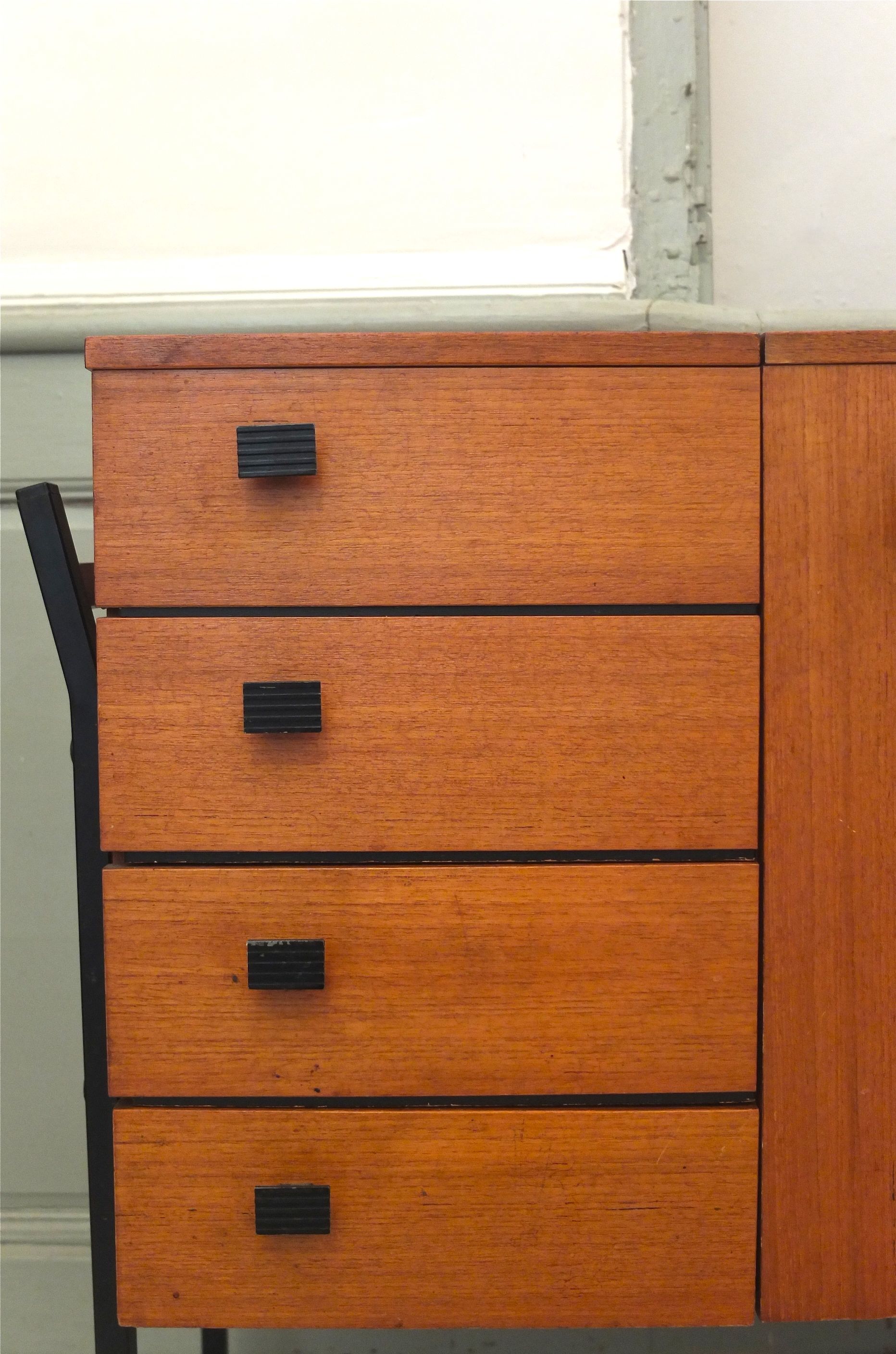 Slavia Vintage commode des années 60 piètement métal noir "Echec et mat" photo 2
